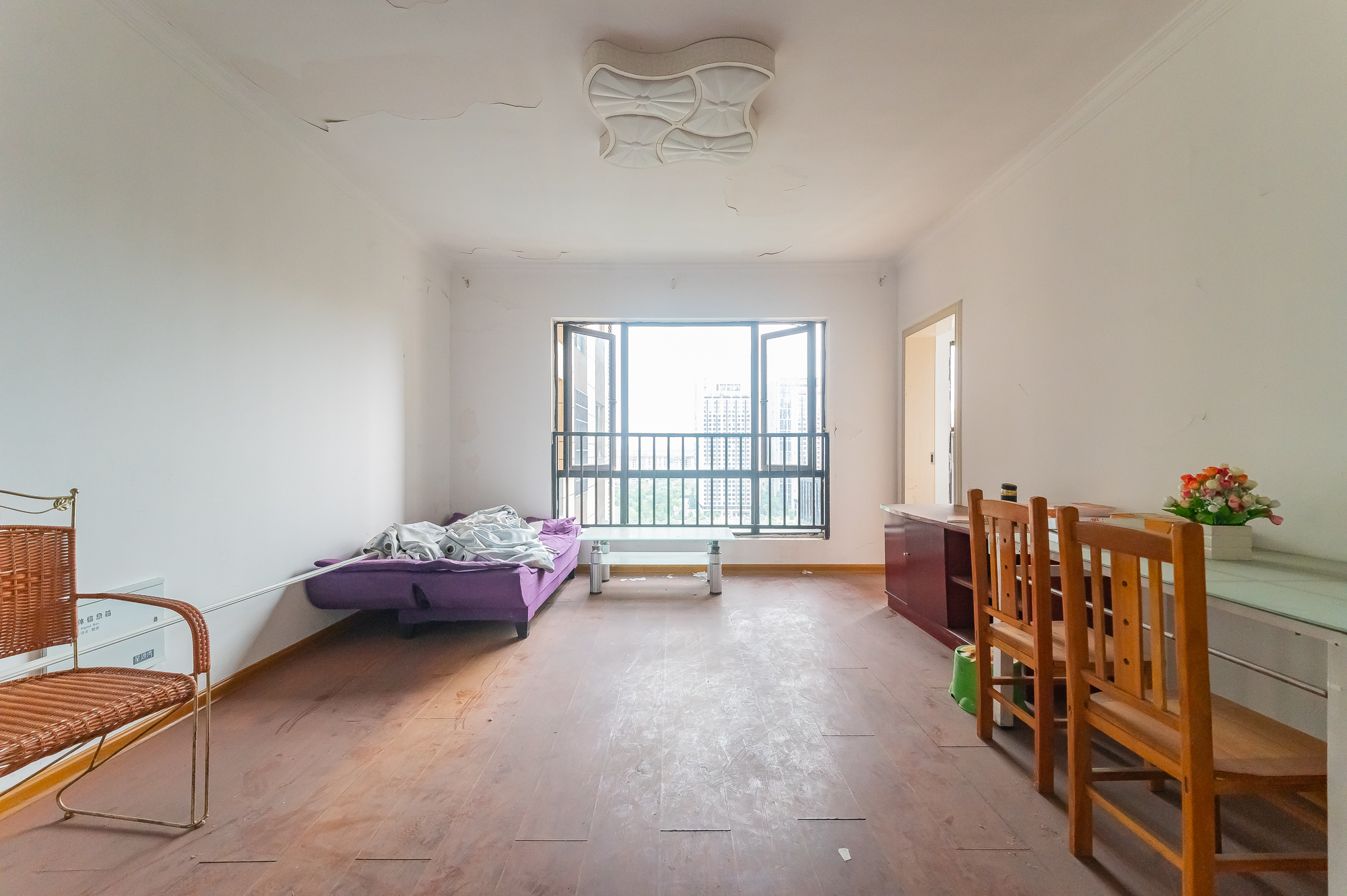 星湖湾一期高层  3室2厅1卫    105.0万 星湖湾一期高层  3室2厅1卫    105.0万客厅