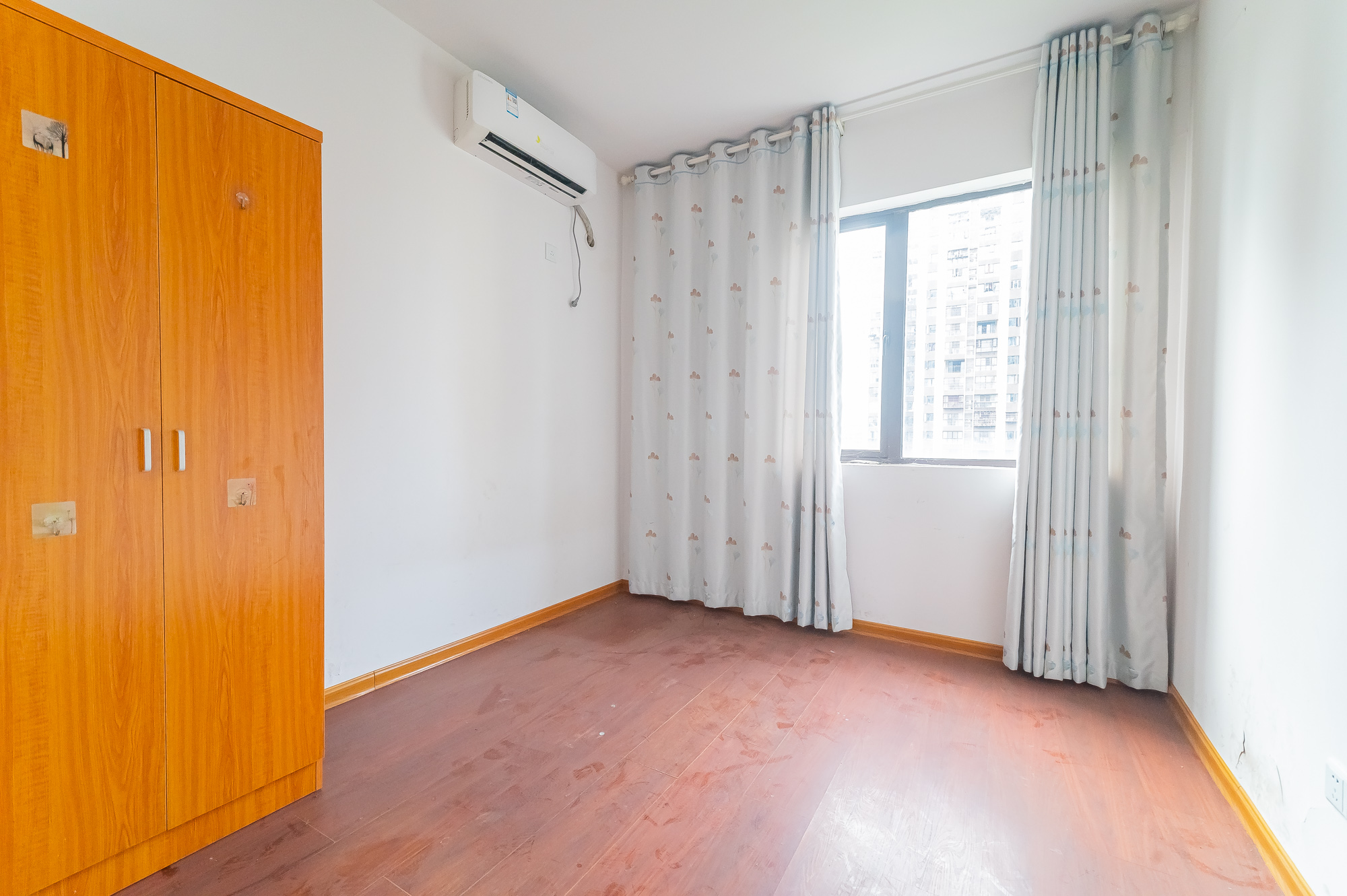 星湖湾一期高层  3室2厅1卫    105.0万 星湖湾一期高层  3室2厅1卫    105.0万卧室