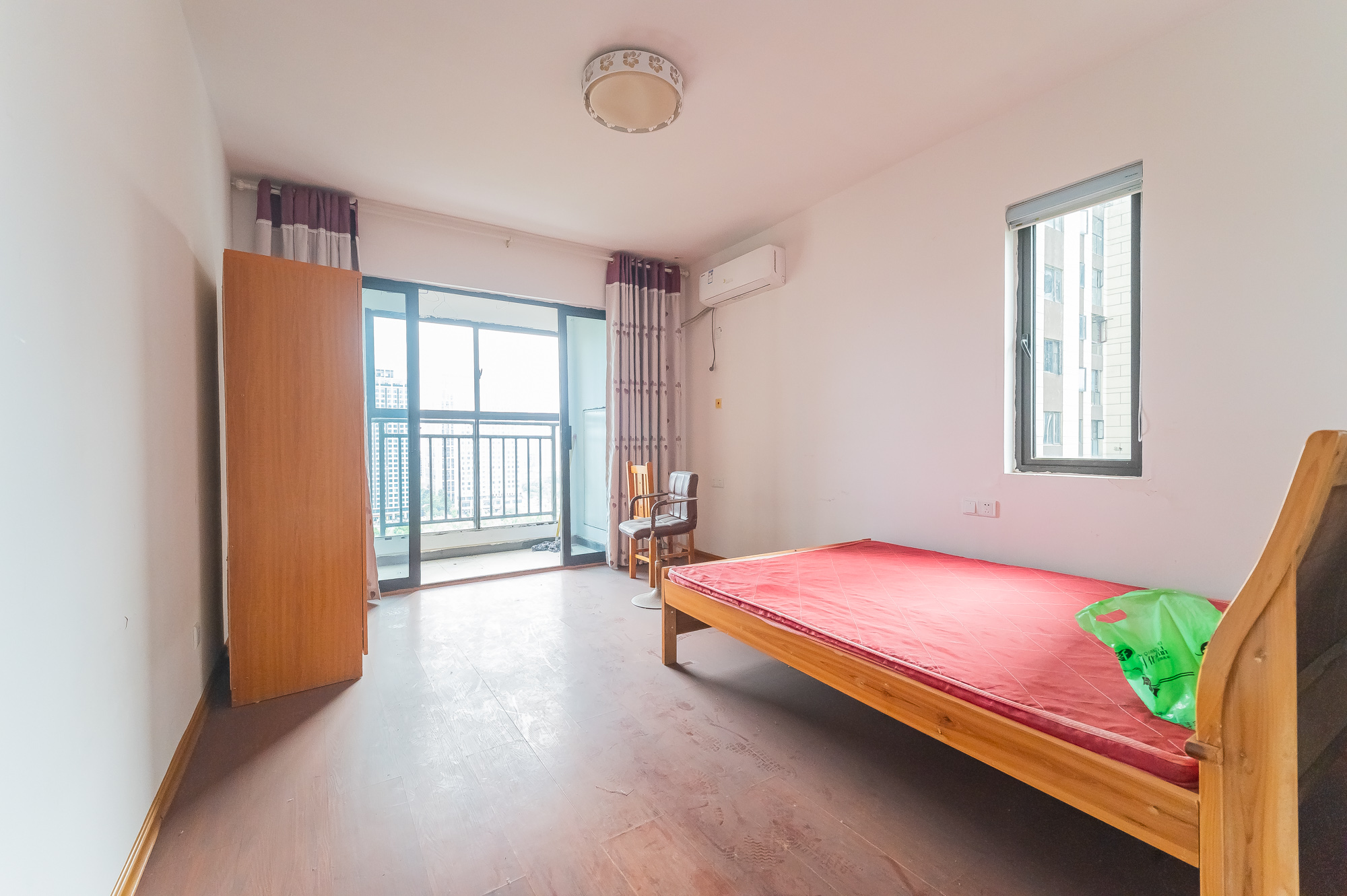 星湖湾一期高层  3室2厅1卫    105.0万 星湖湾一期高层  3室2厅1卫    105.0万卧室