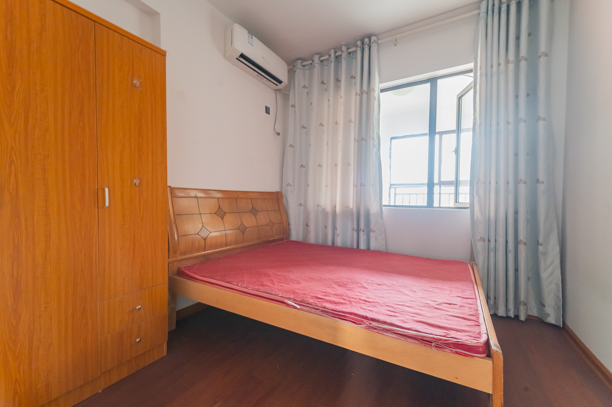 星湖湾一期高层  3室2厅1卫    105.0万 星湖湾一期高层  3室2厅1卫    105.0万卧室