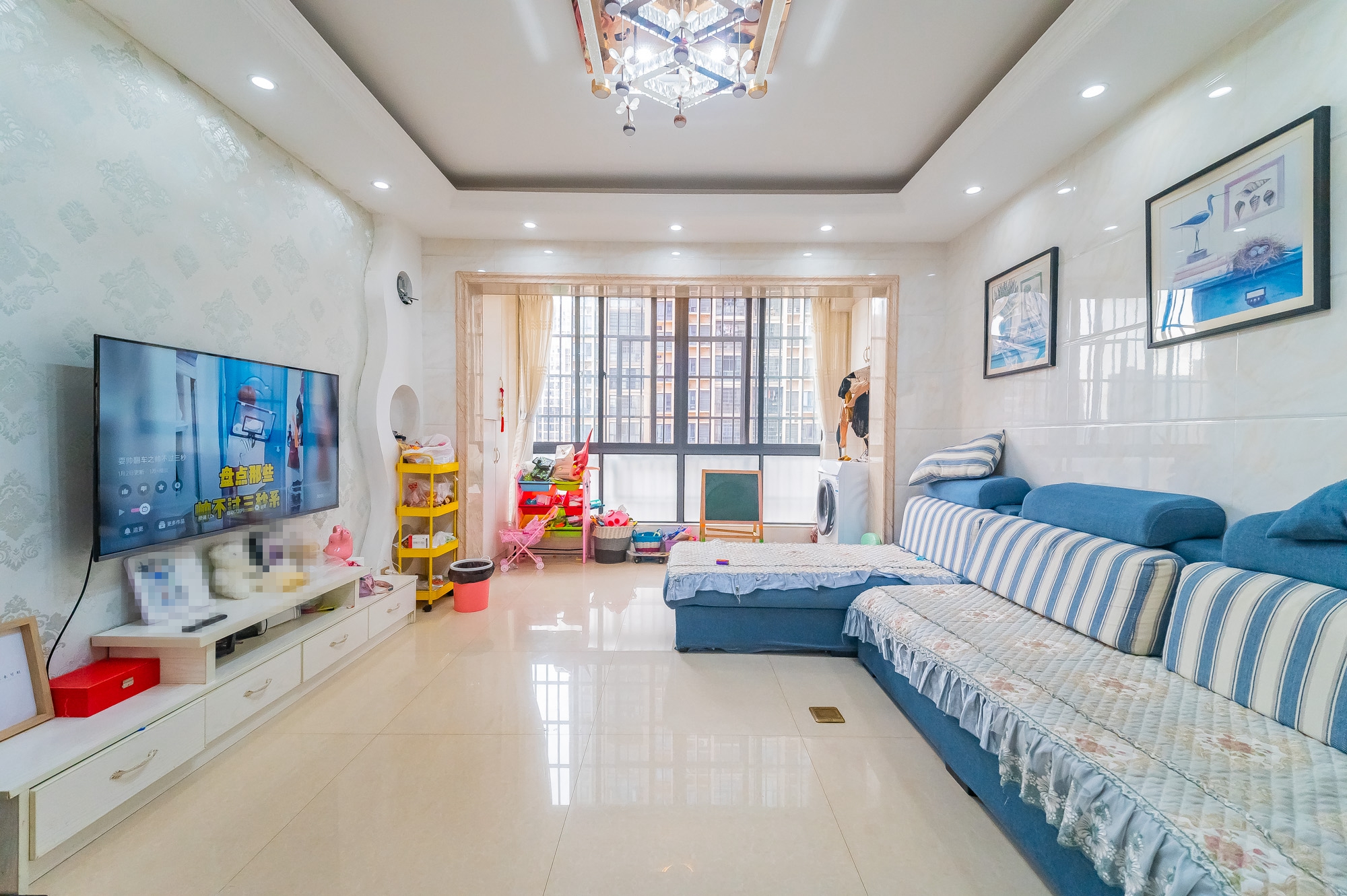 深业睿城 3室2厅2卫 97.0万 深业睿城 3室2厅2卫 97.0万客厅