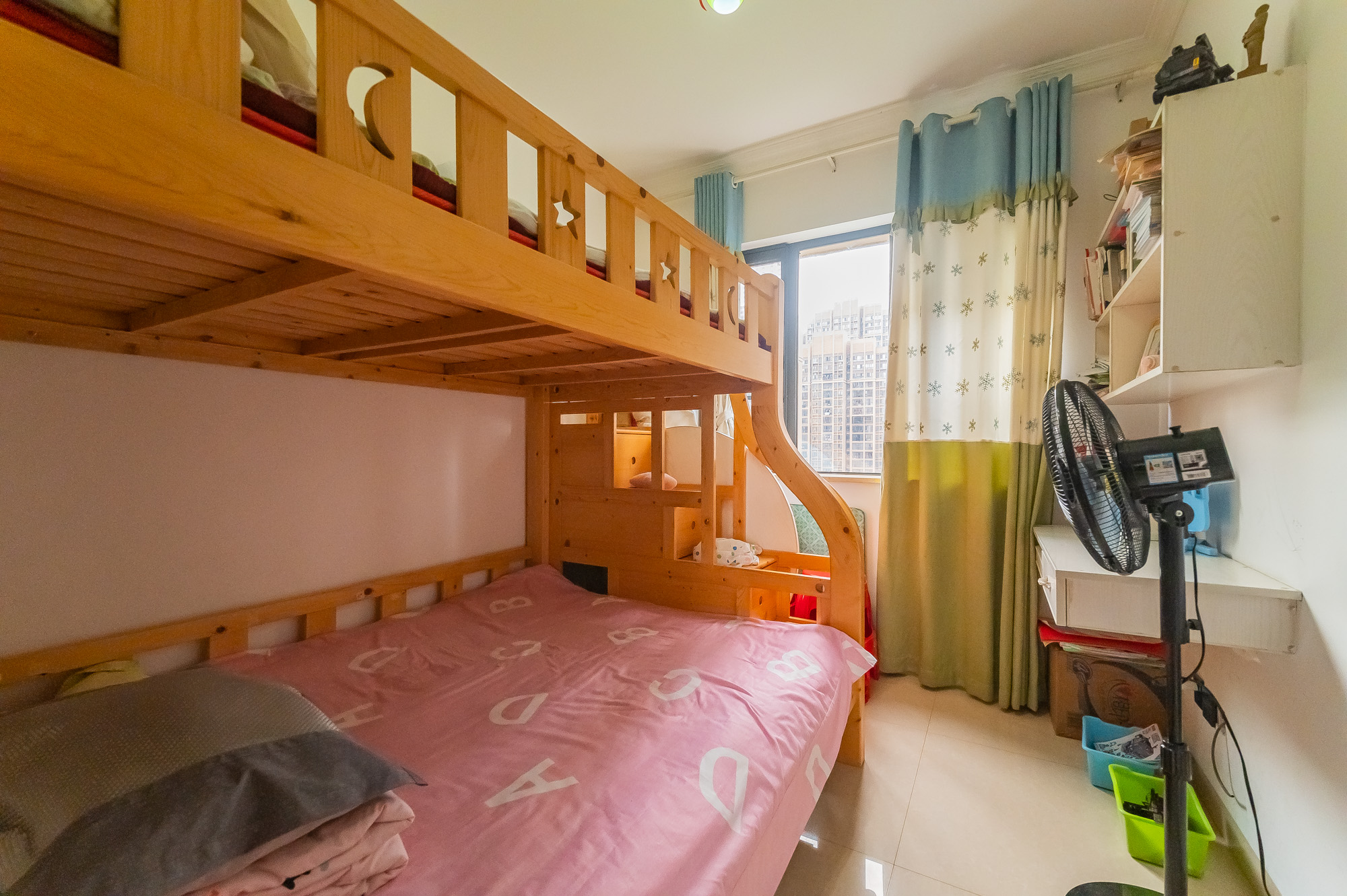 深业睿城 3室2厅2卫 97.0万 深业睿城 3室2厅2卫 97.0万卧室