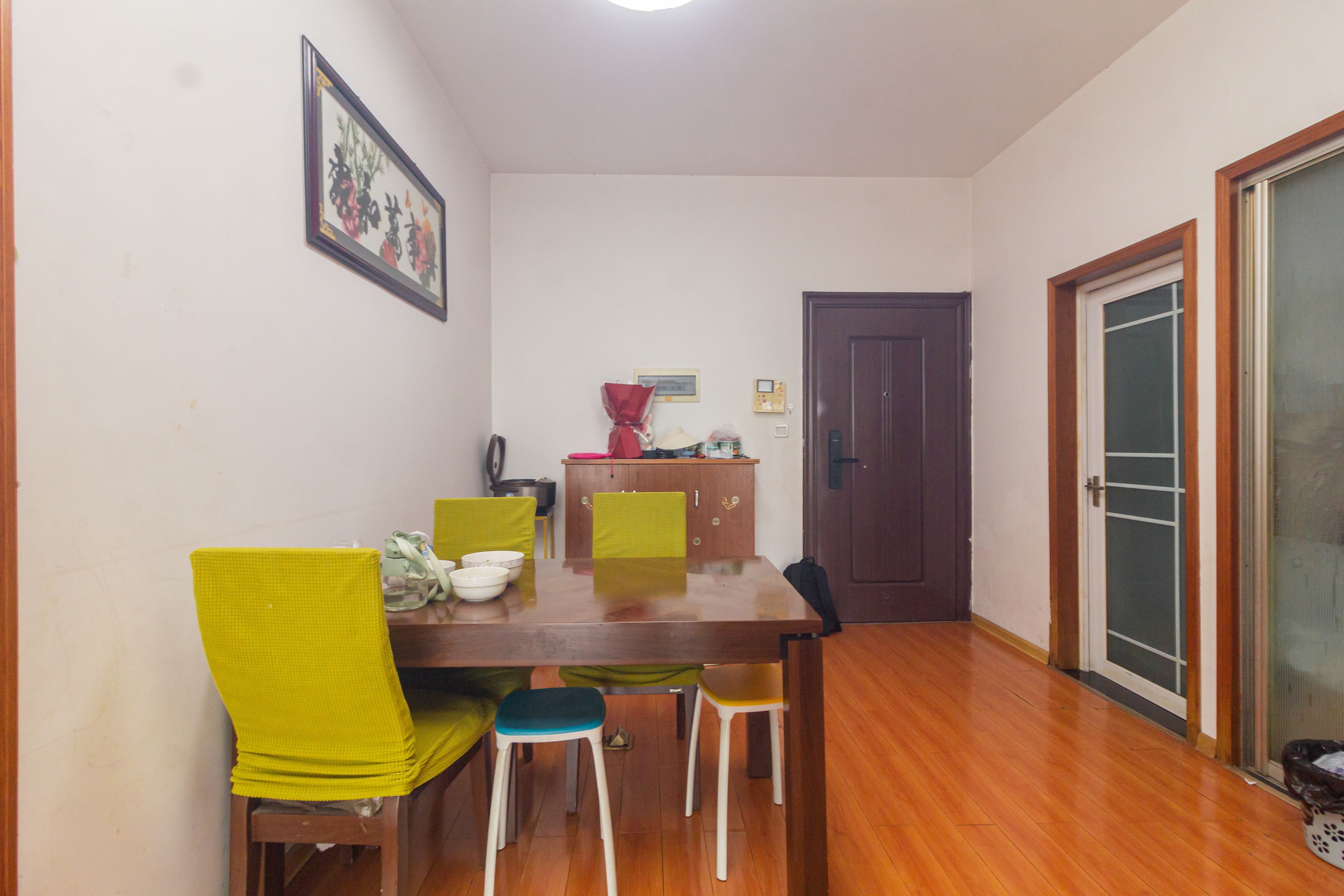 湖南有色地质勘查局宿舍(榔梨镇) 2室1厅1卫 52.0万 湖南有色地质勘查局宿舍(榔梨镇) 2室1厅1卫 52.0万客厅