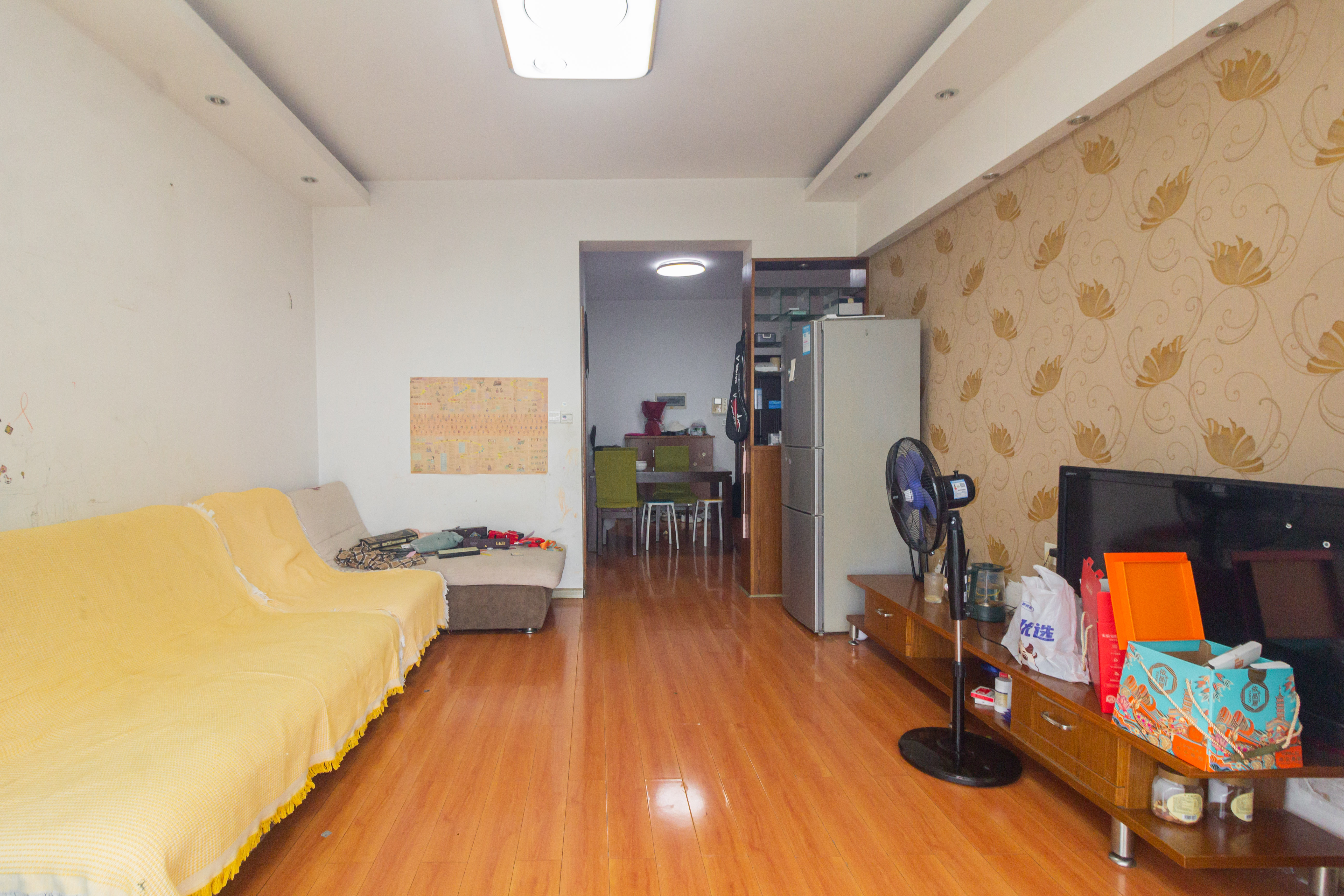 湖南有色地质勘查局宿舍(榔梨镇) 2室1厅1卫 52.0万 湖南有色地质勘查局宿舍(榔梨镇) 2室1厅1卫 52.0万客厅