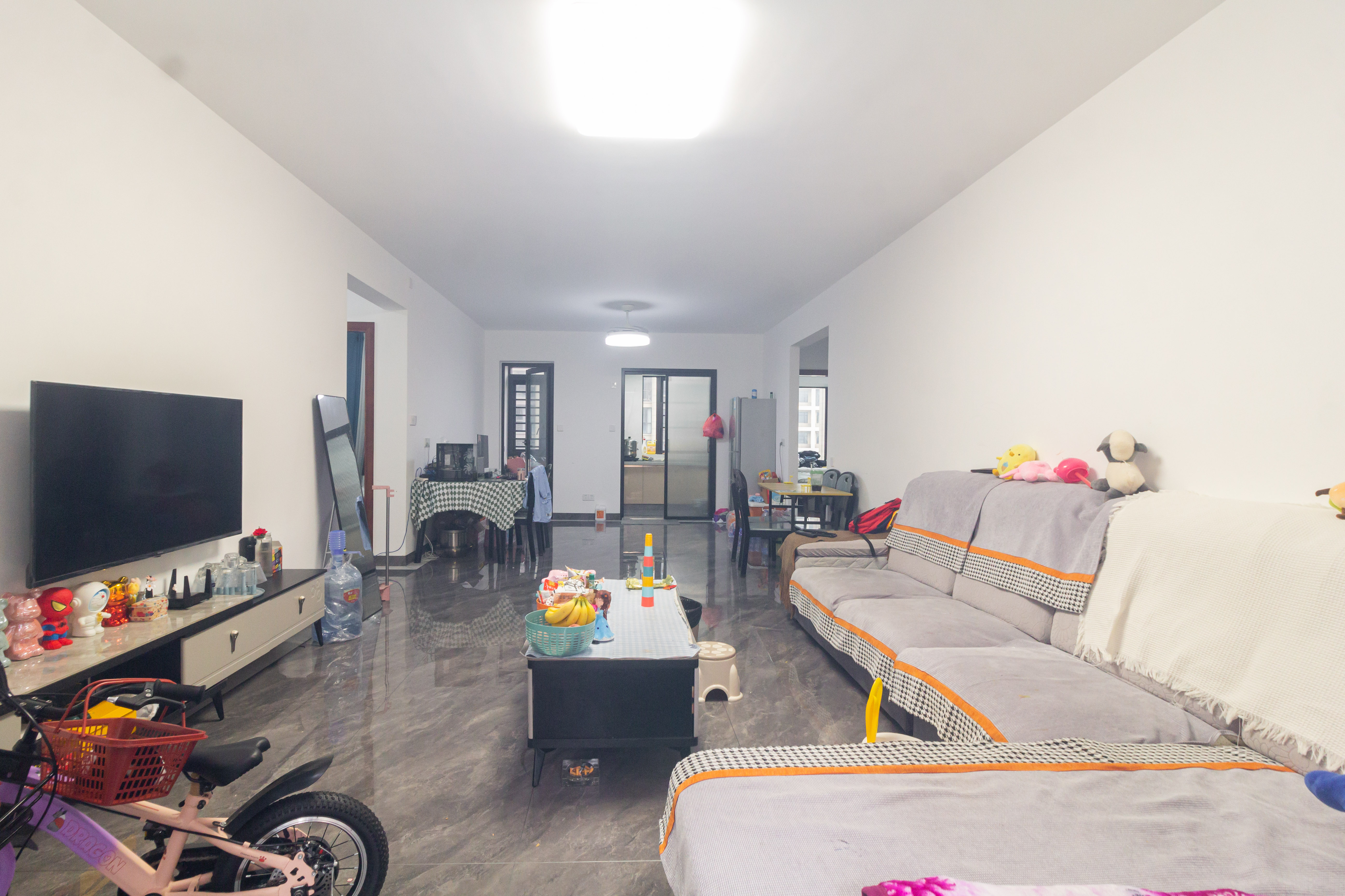 映悦星府  4室1厅2卫    95.0万 映悦星府  4室1厅2卫    95.0万客厅