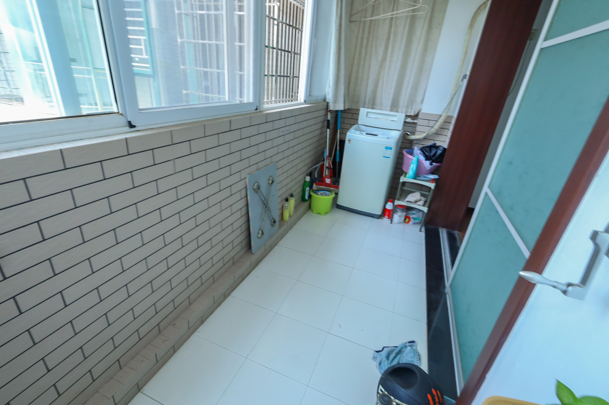枫树园  3室2厅2卫   145.00万阳台