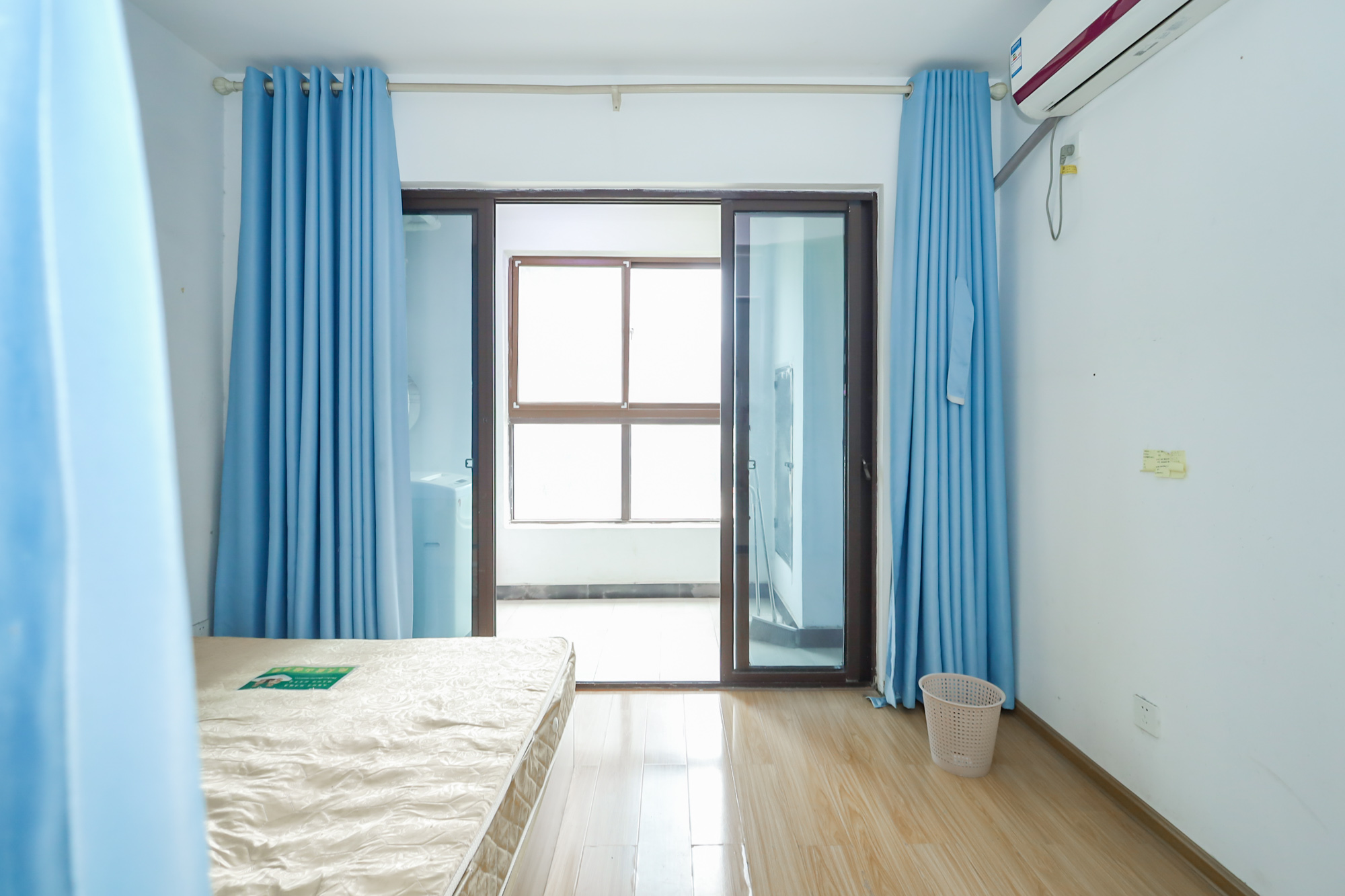 绿地中央广场  2室1厅1卫    72.0万 绿地中央广场  2室1厅1卫    72.0万卧室