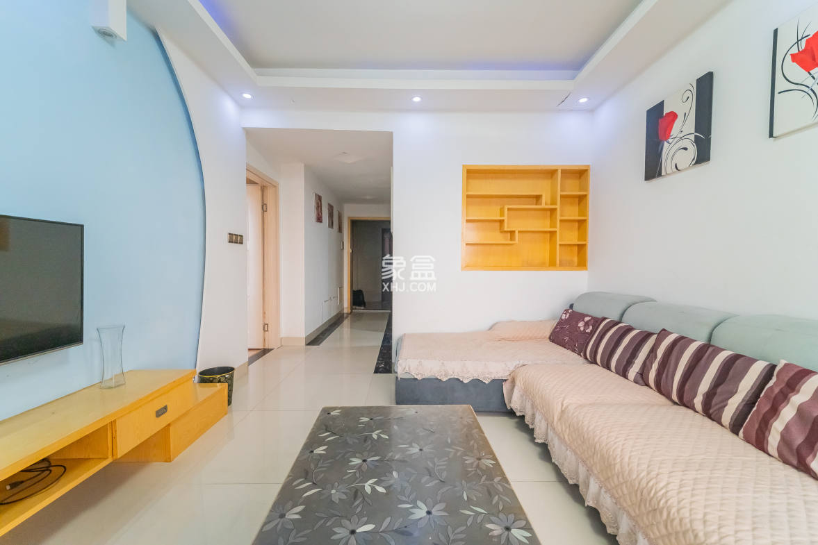 深业睿城  1室1厅1卫    45.0万 深业睿城  1室1厅1卫    45.0万客厅