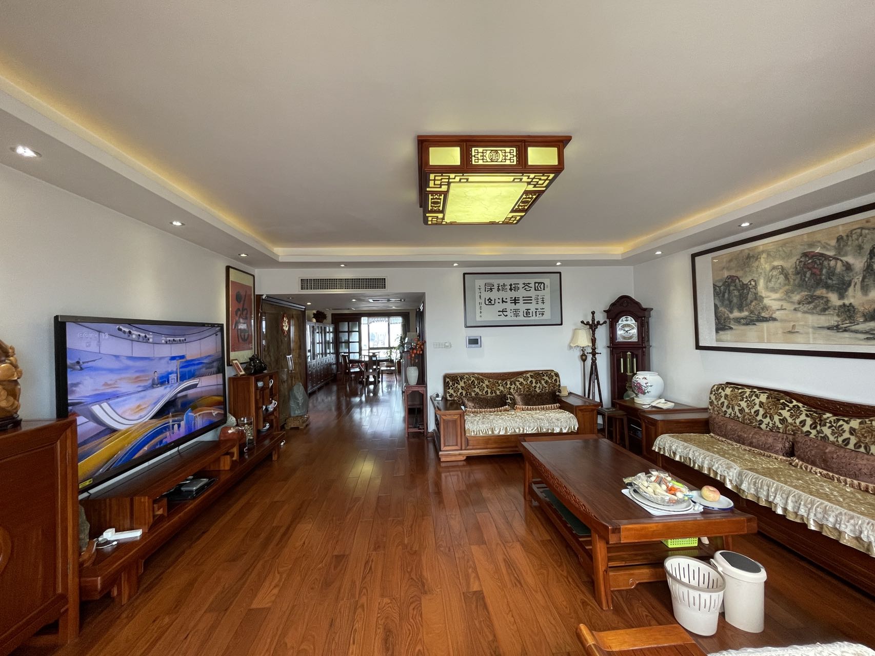 湘银金色阳光 5室2厅2卫 220.0万 湘银金色阳光 5室2厅2卫 220.0万室内图