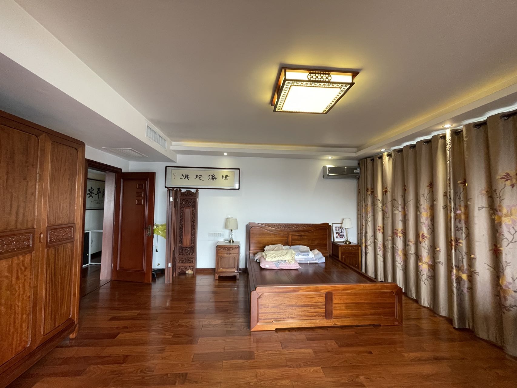 湘银金色阳光 5室2厅2卫 220.0万 湘银金色阳光 5室2厅2卫 220.0万室内图