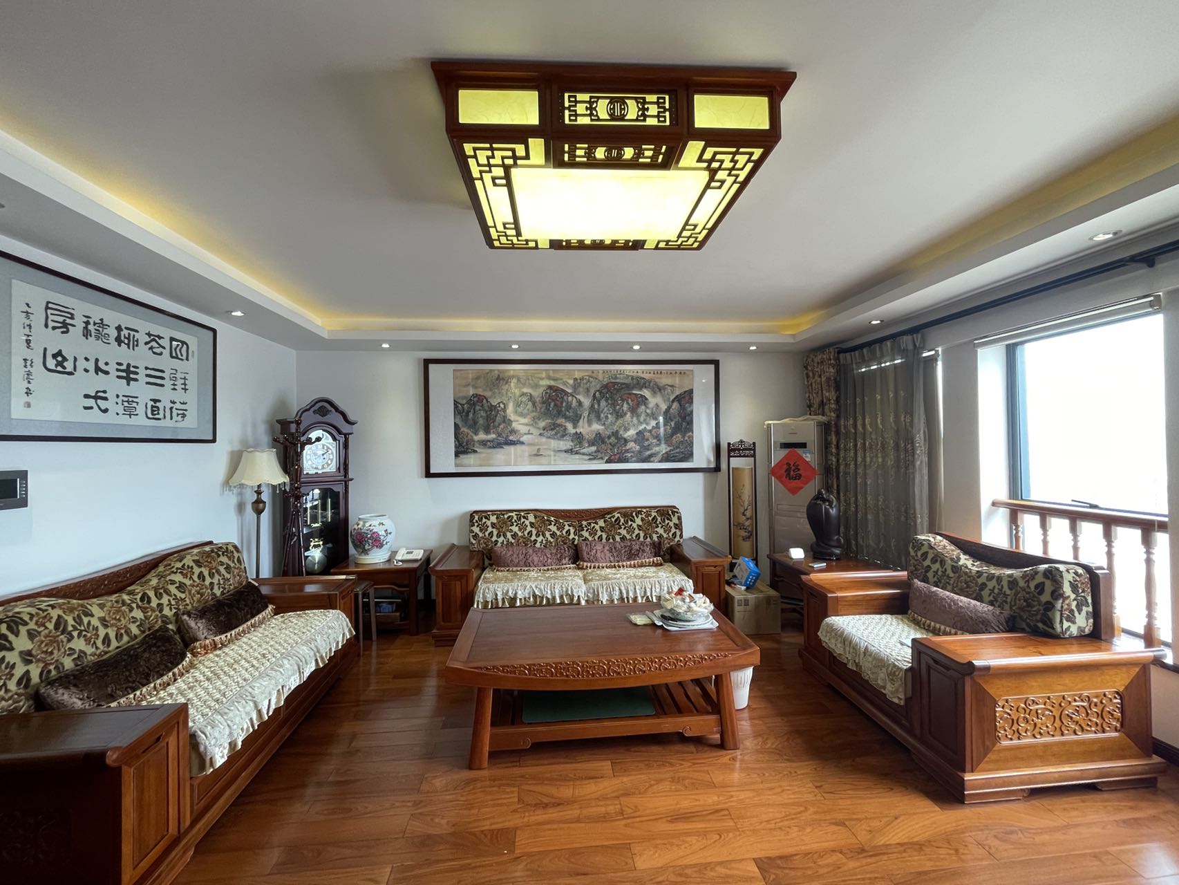 湘银金色阳光 5室2厅2卫 220.0万 湘银金色阳光 5室2厅2卫 220.0万室内图