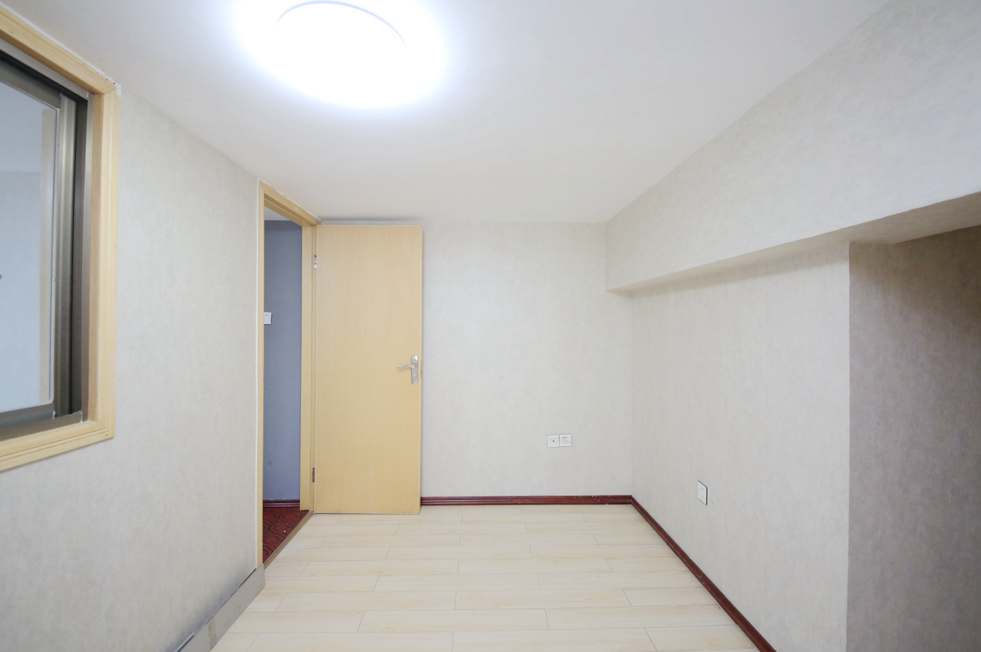 融圣国际  1室1厅1卫    46.0万卧室