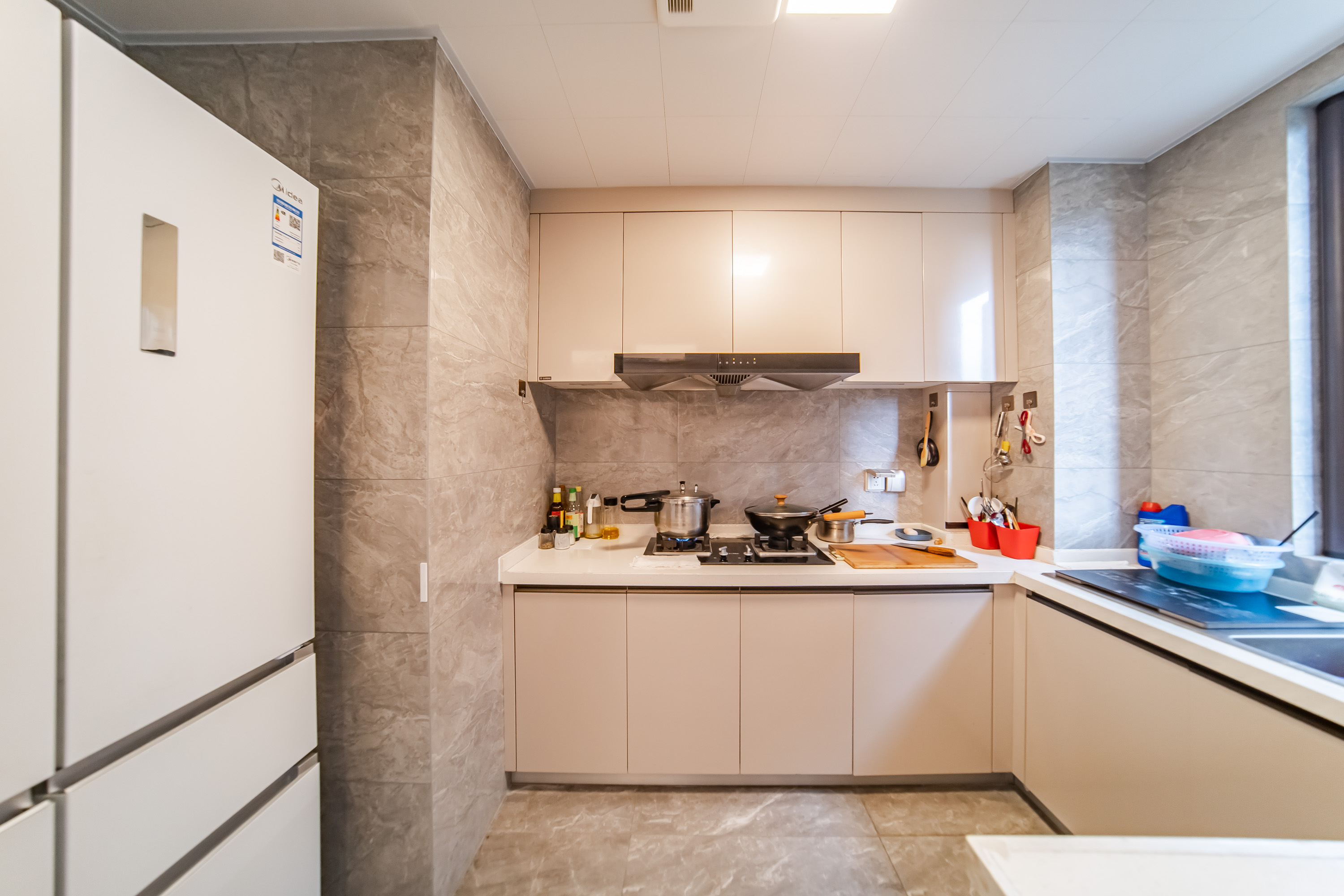 建发电建江山悦 3室2厅2卫 130.0万 建发电建江山悦 3室2厅2卫 130.0万厨房