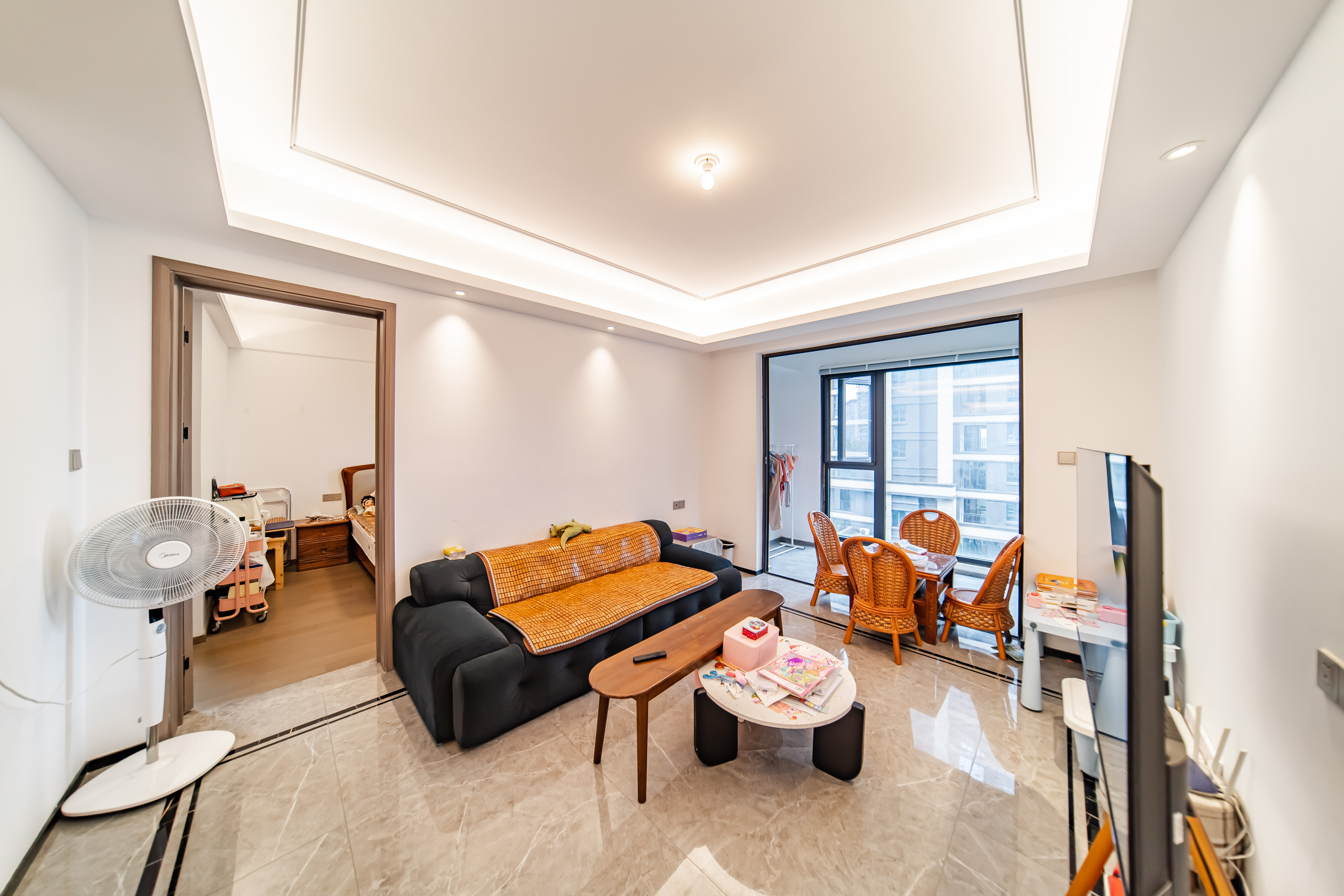 建发电建江山悦 3室2厅2卫 130.0万 建发电建江山悦 3室2厅2卫 130.0万客厅