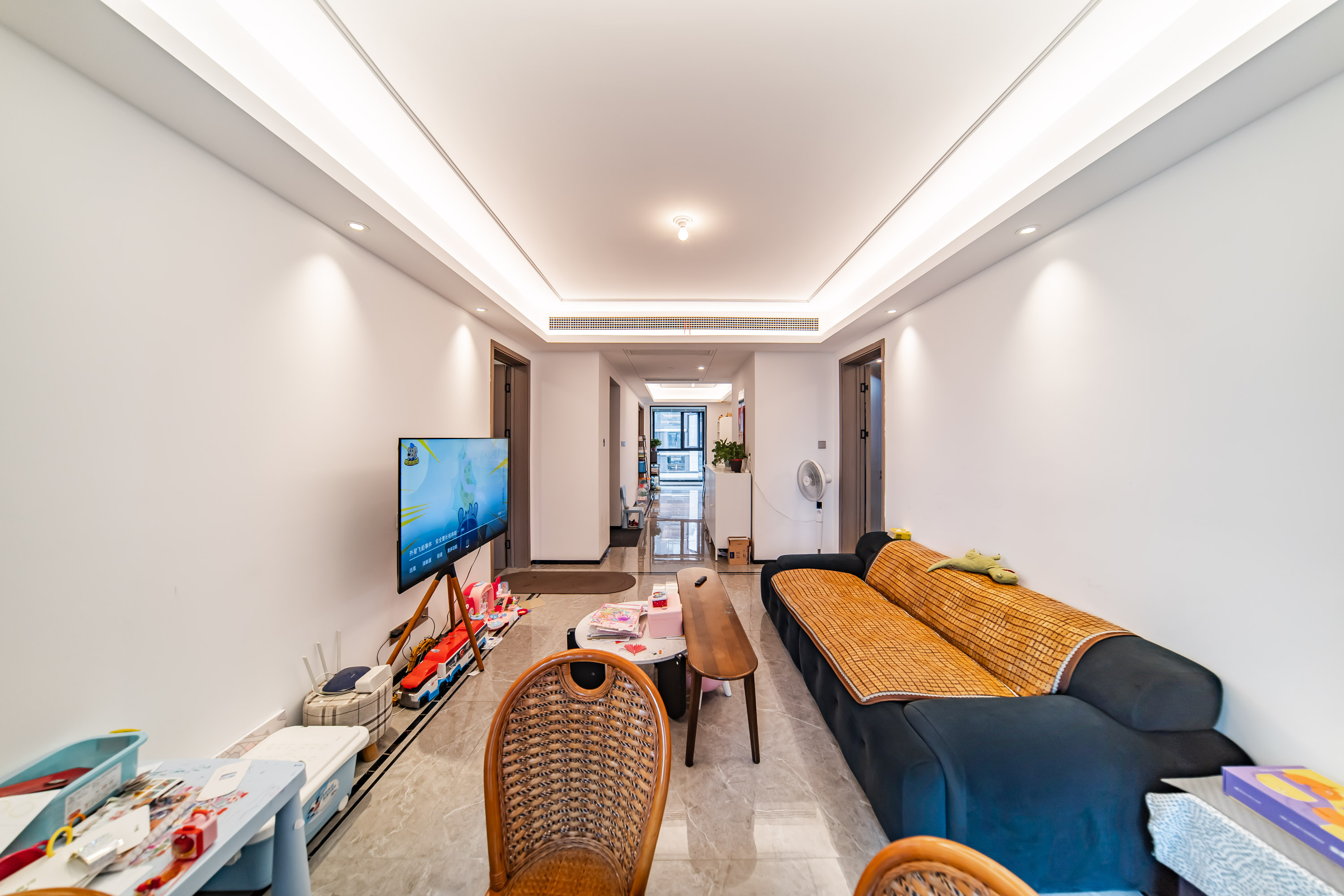 建发电建江山悦 3室2厅2卫 130.0万 建发电建江山悦 3室2厅2卫 130.0万客厅