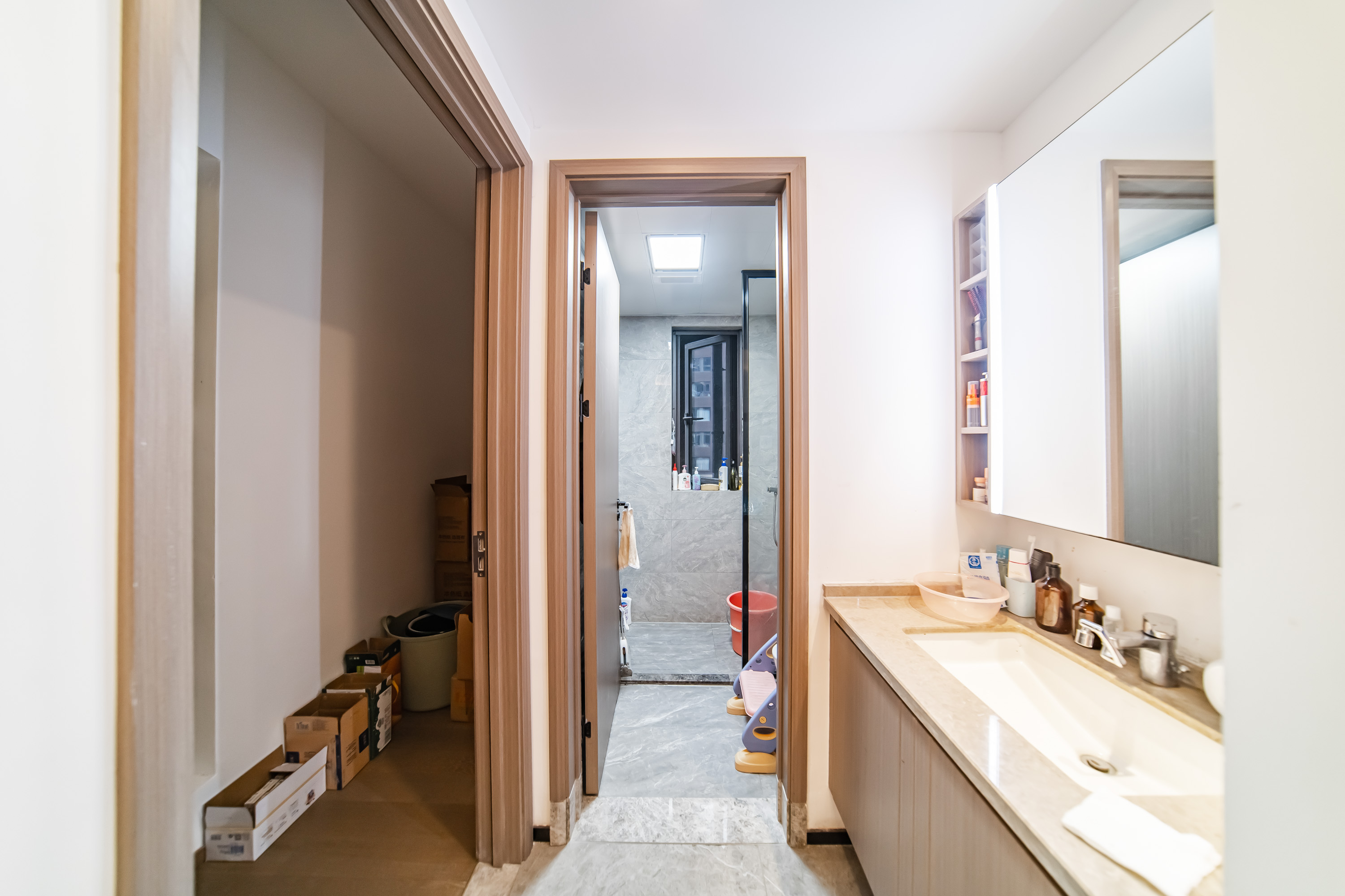 建发电建江山悦 3室2厅2卫 130.0万 建发电建江山悦 3室2厅2卫 130.0万卫生间