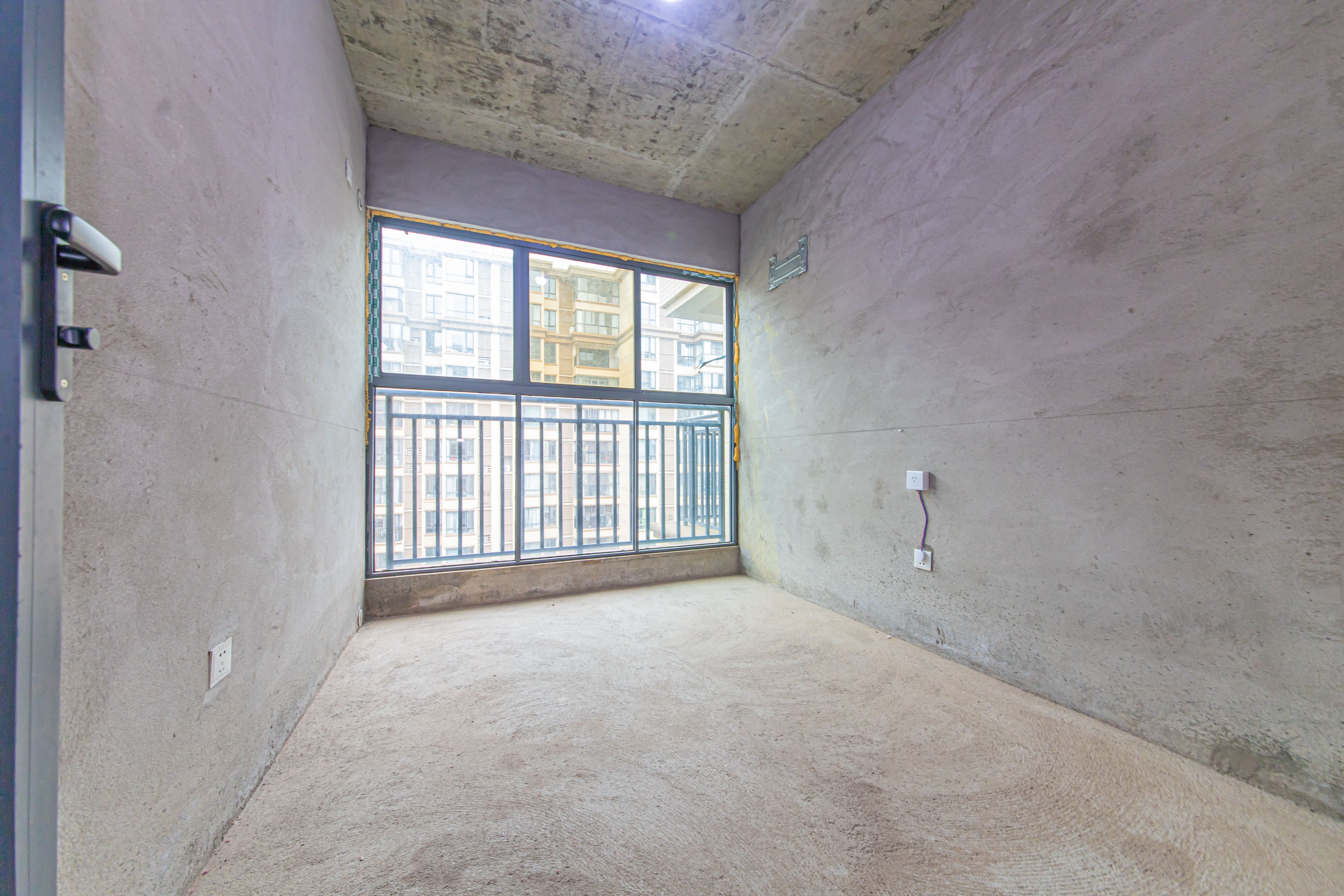 中建芙蓉嘉苑  4室2厅2卫    145.0万卧室