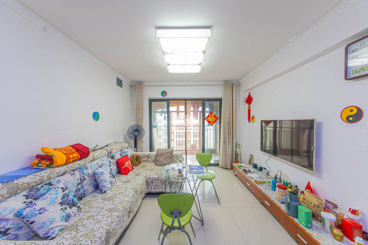 中建芙蓉嘉苑 2室2厅1卫 75.0万 中建芙蓉嘉苑 2室2厅1卫 75.0万客厅