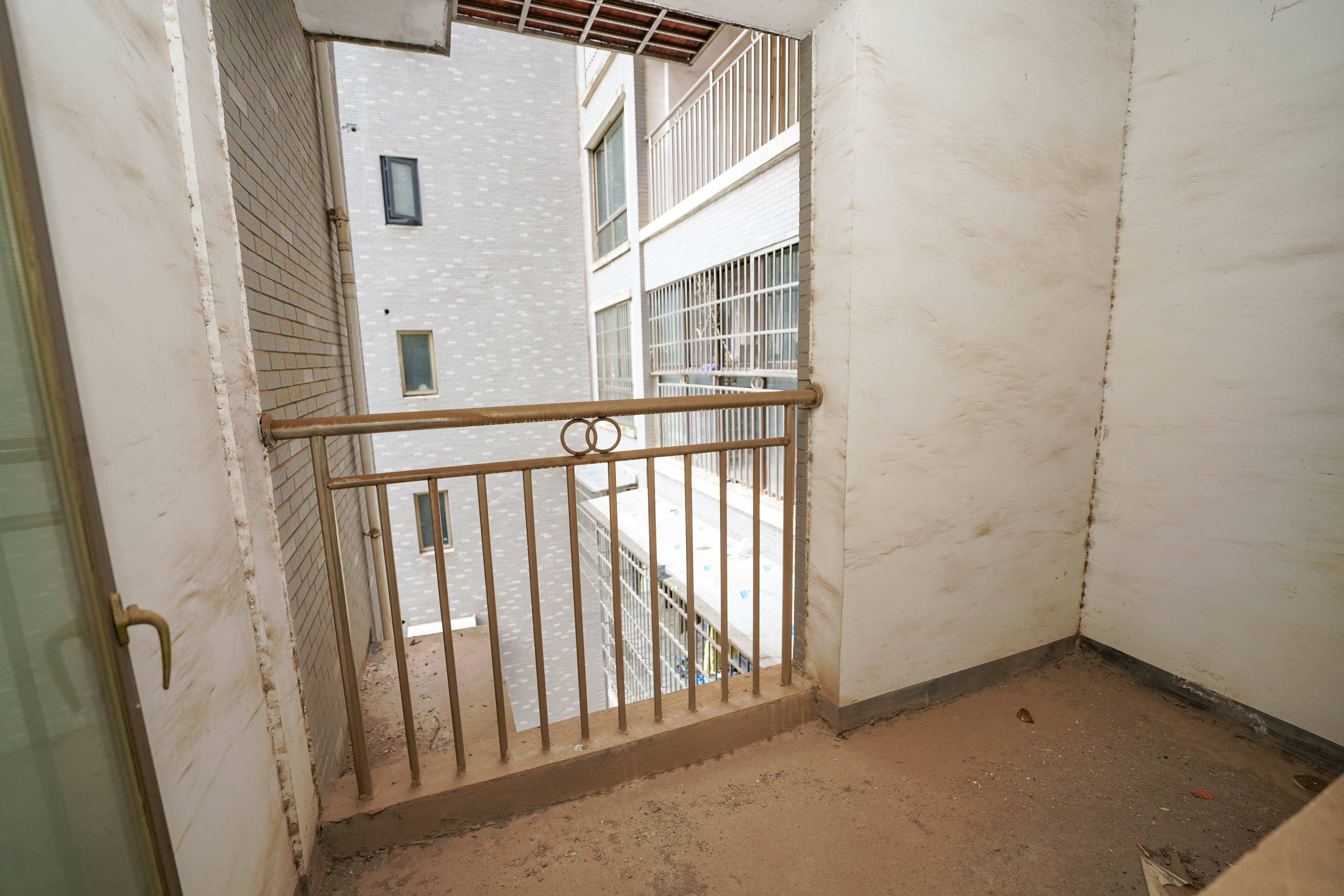 南郡明珠  2室2厅1卫    36.8万 南郡明珠  2室2厅1卫    36.8万阳台