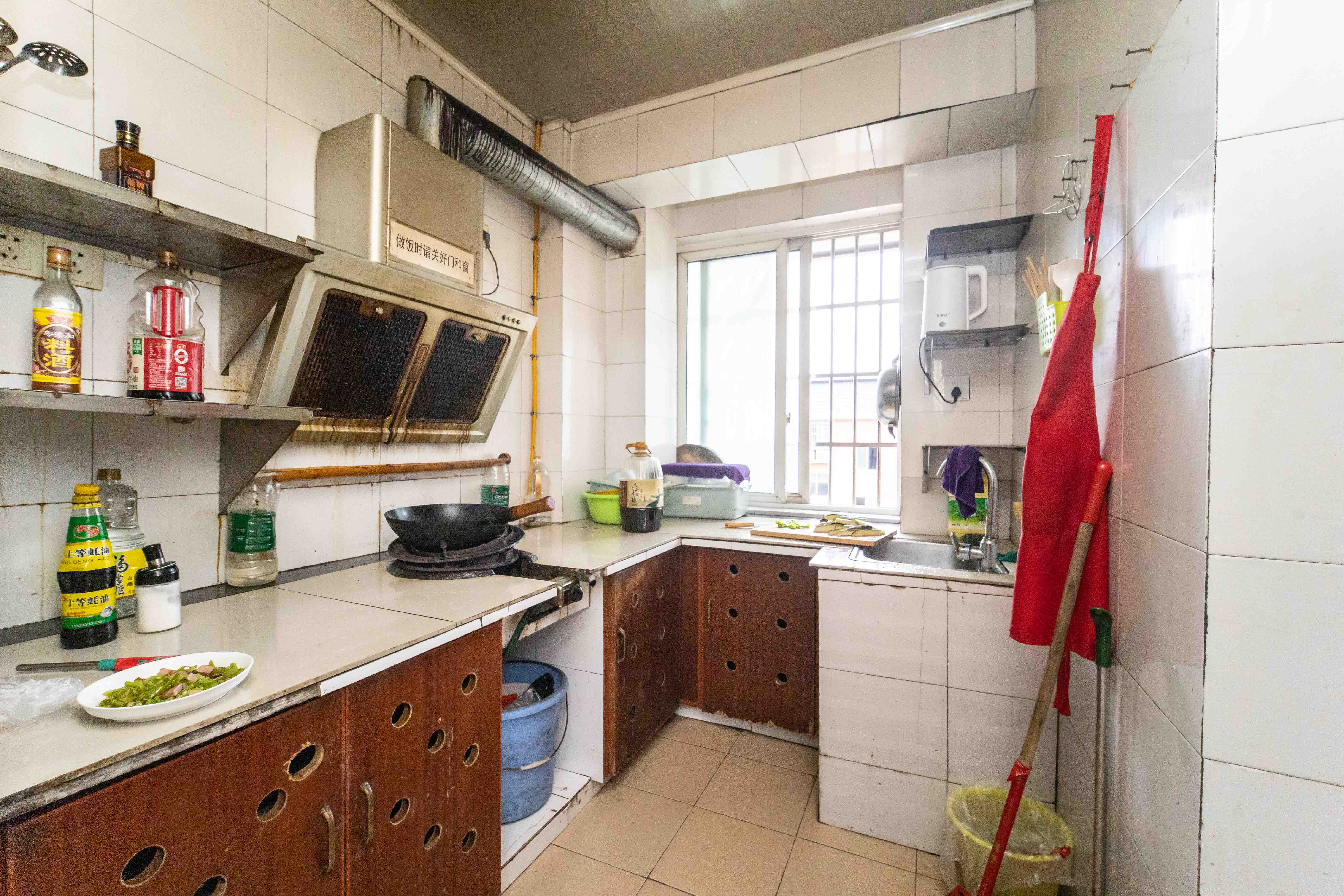 长建建材市场  3室2厅2卫    45.0万 长建建材市场  3室2厅2卫    45.0万厨房