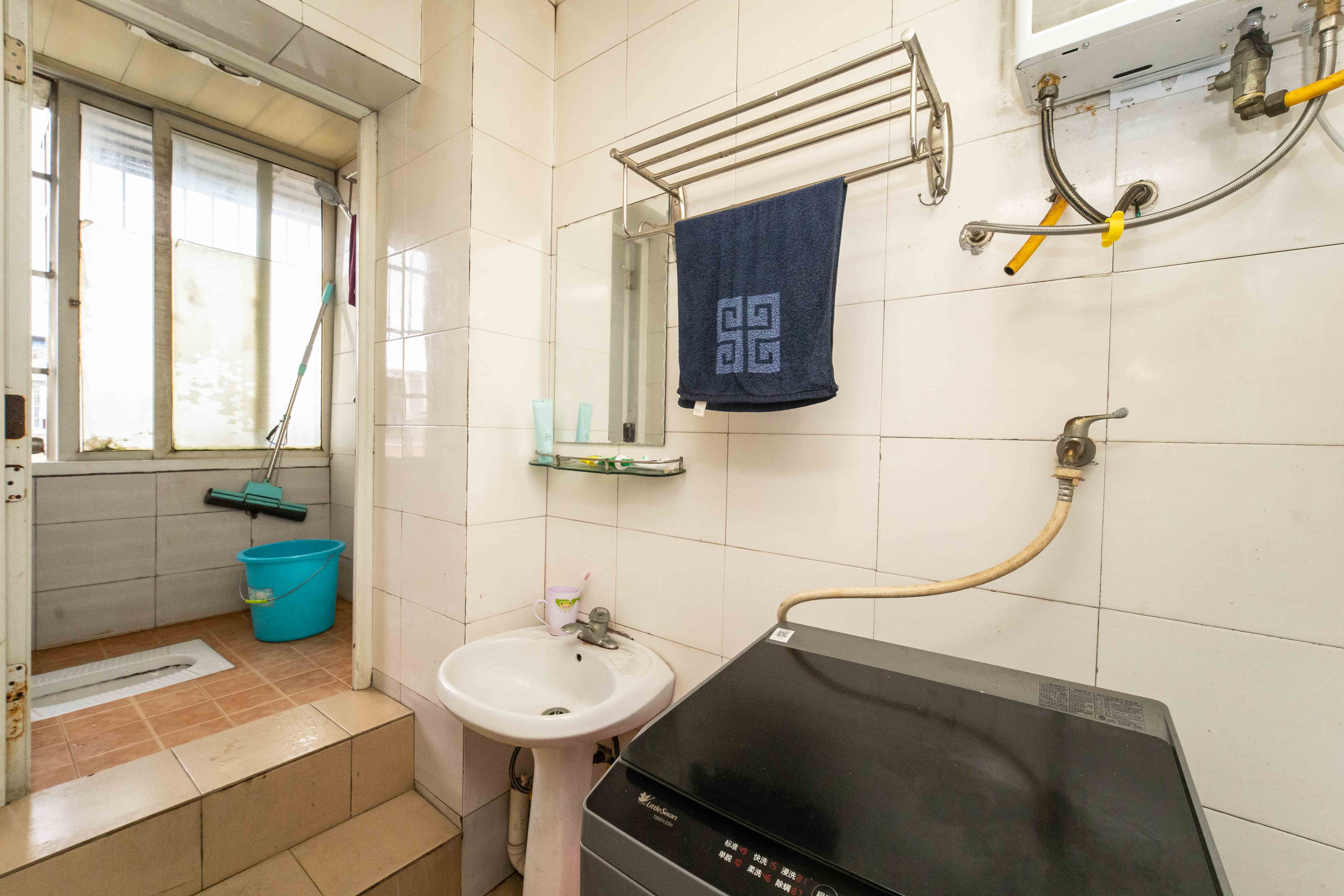 长建建材市场  3室2厅2卫    45.0万 长建建材市场  3室2厅2卫    45.0万卫生间