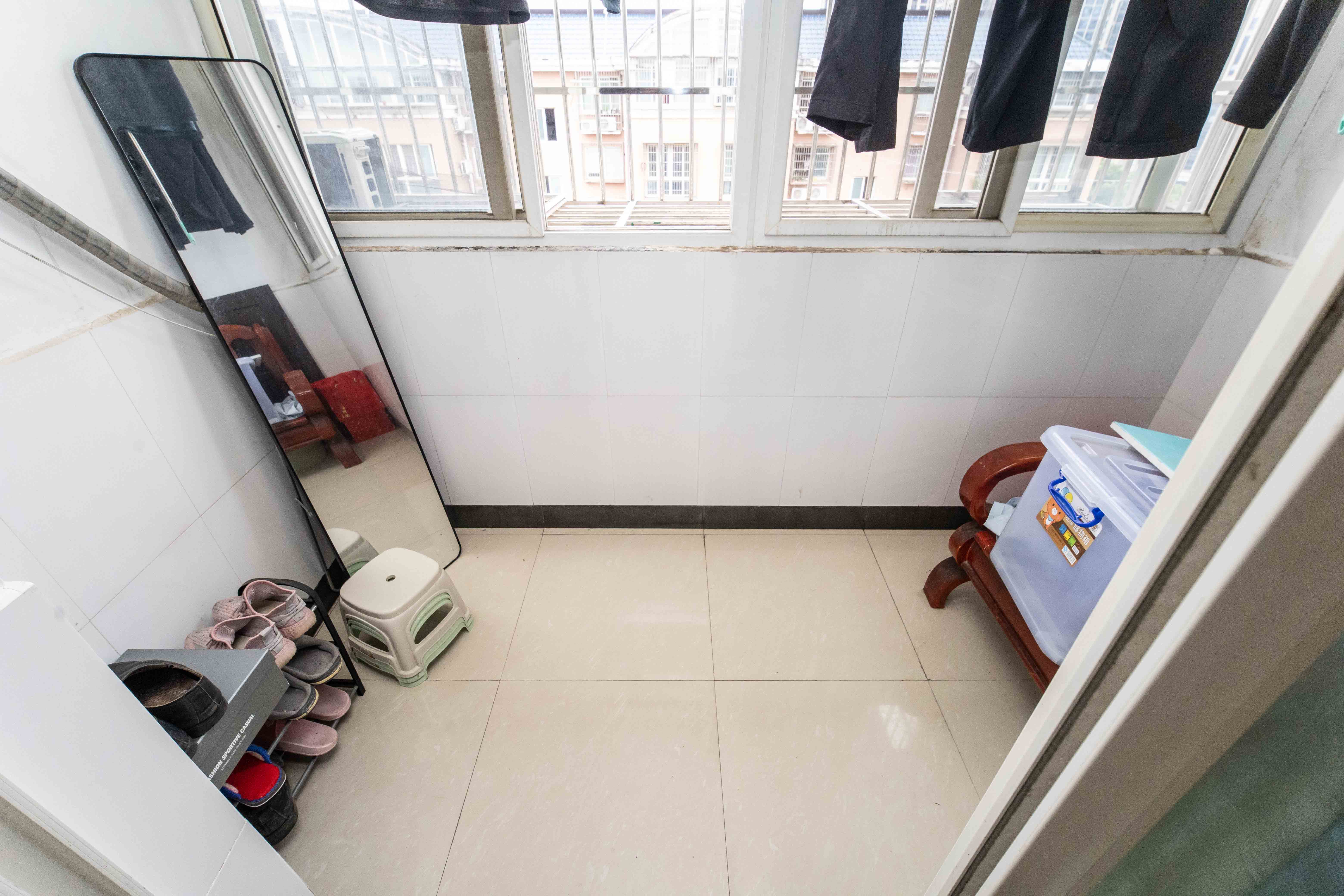 长建建材市场  3室2厅2卫    45.0万 长建建材市场  3室2厅2卫    45.0万阳台