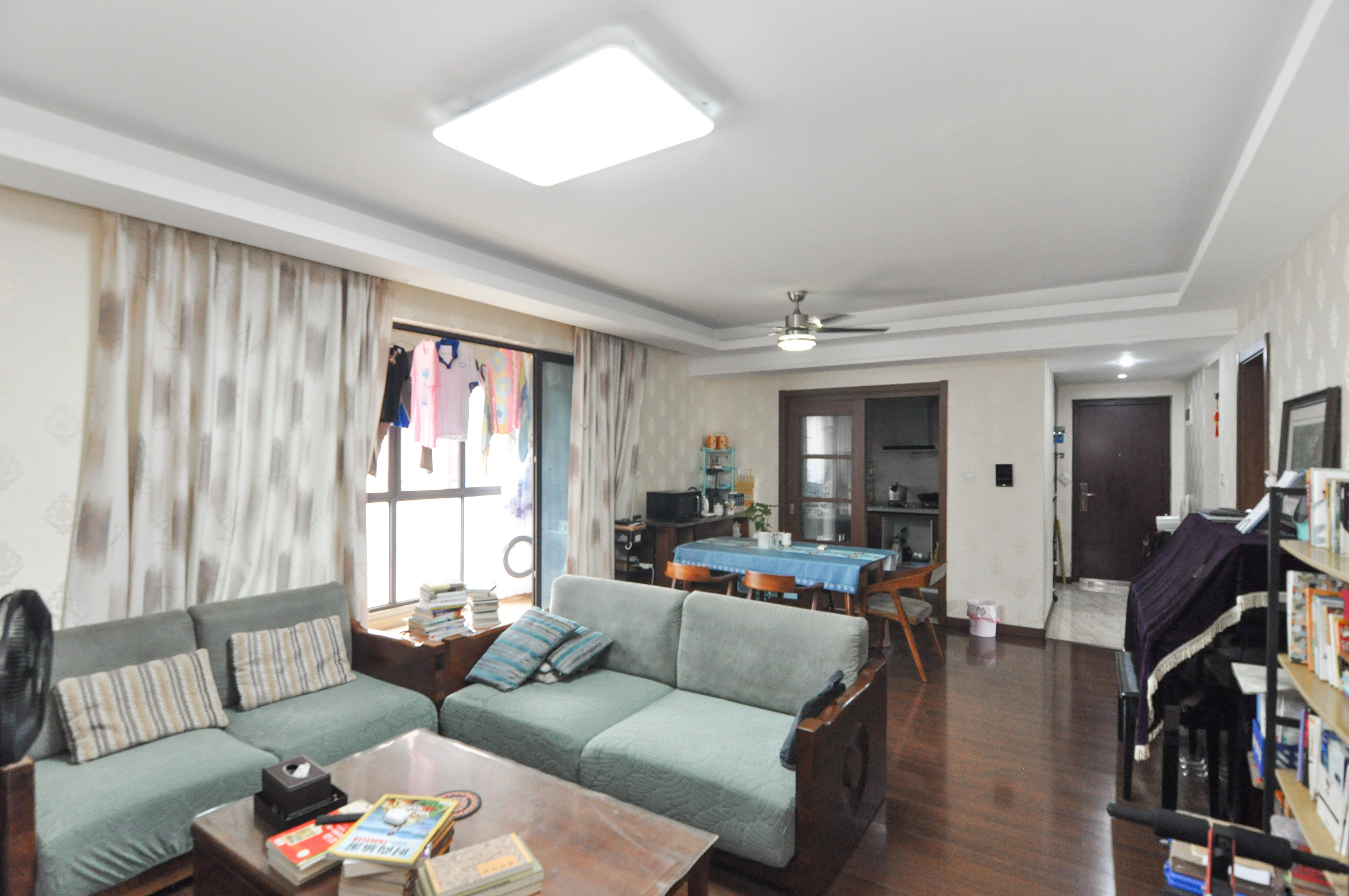 万科里梅溪郡 3室2厅2卫 208.0万 万科里梅溪郡 3室2厅2卫 208.0万客厅