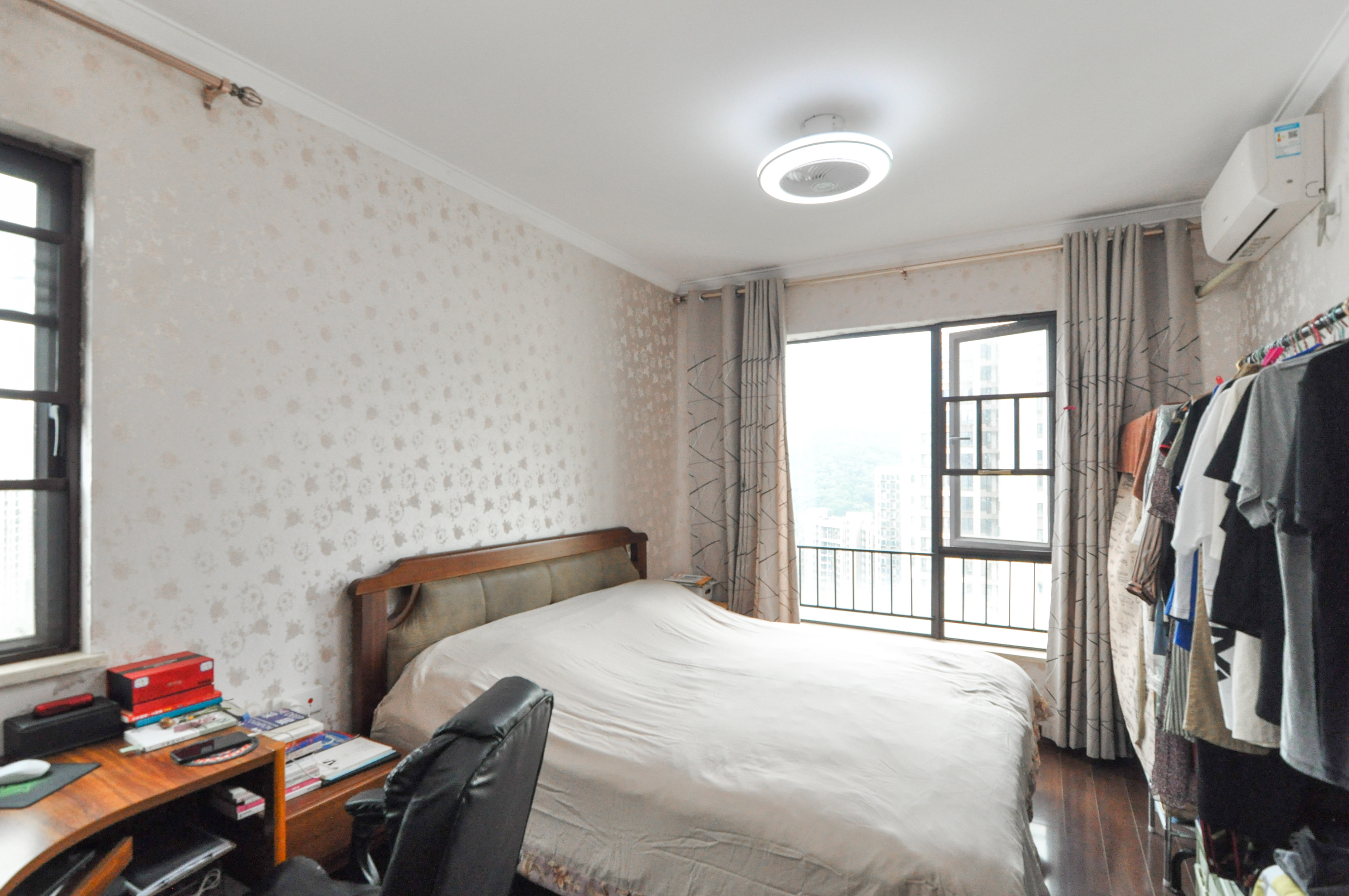 万科里梅溪郡 3室2厅2卫 208.0万 万科里梅溪郡 3室2厅2卫 208.0万卧室