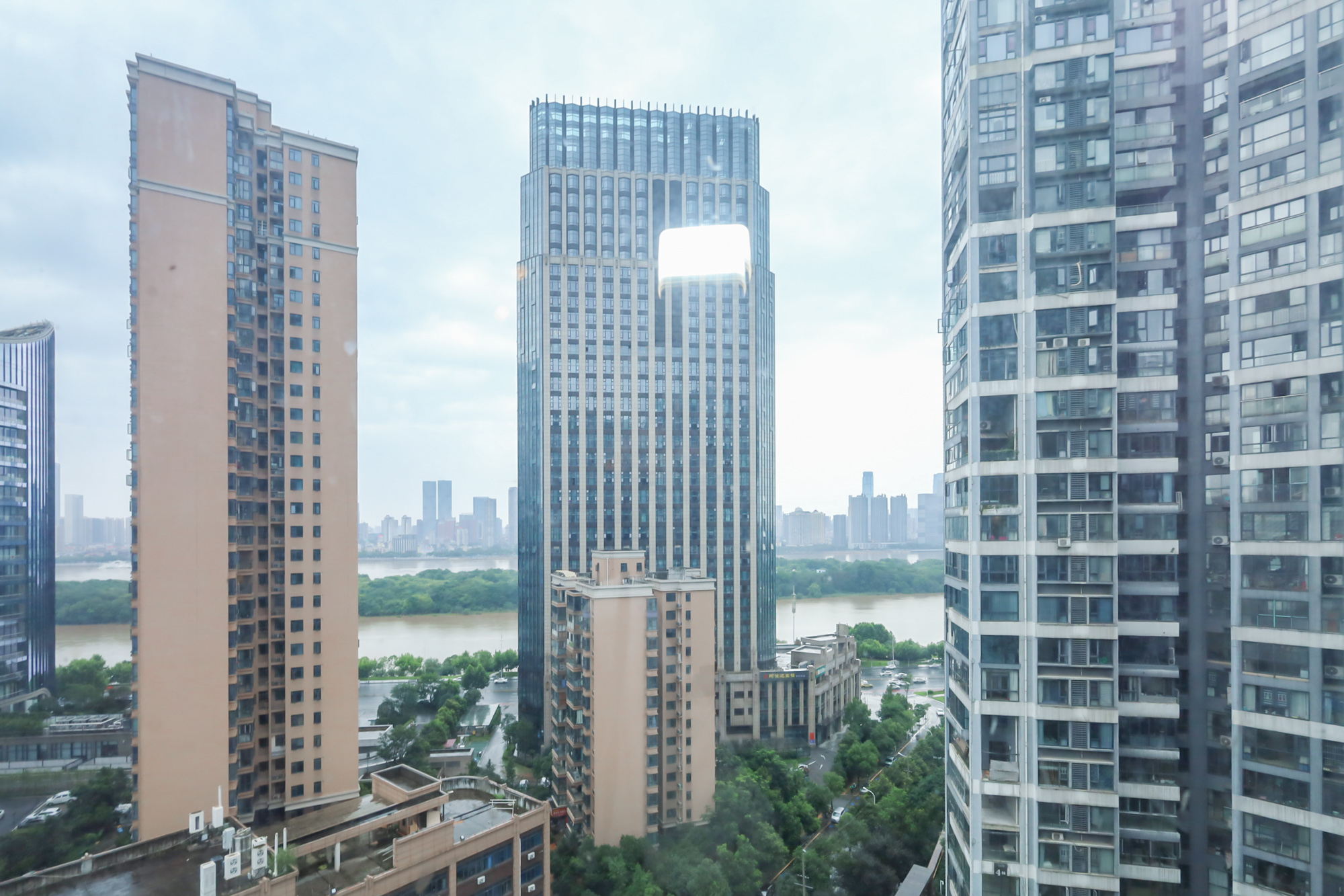 华韵城市海岸  5室2厅3卫   260.00万其他