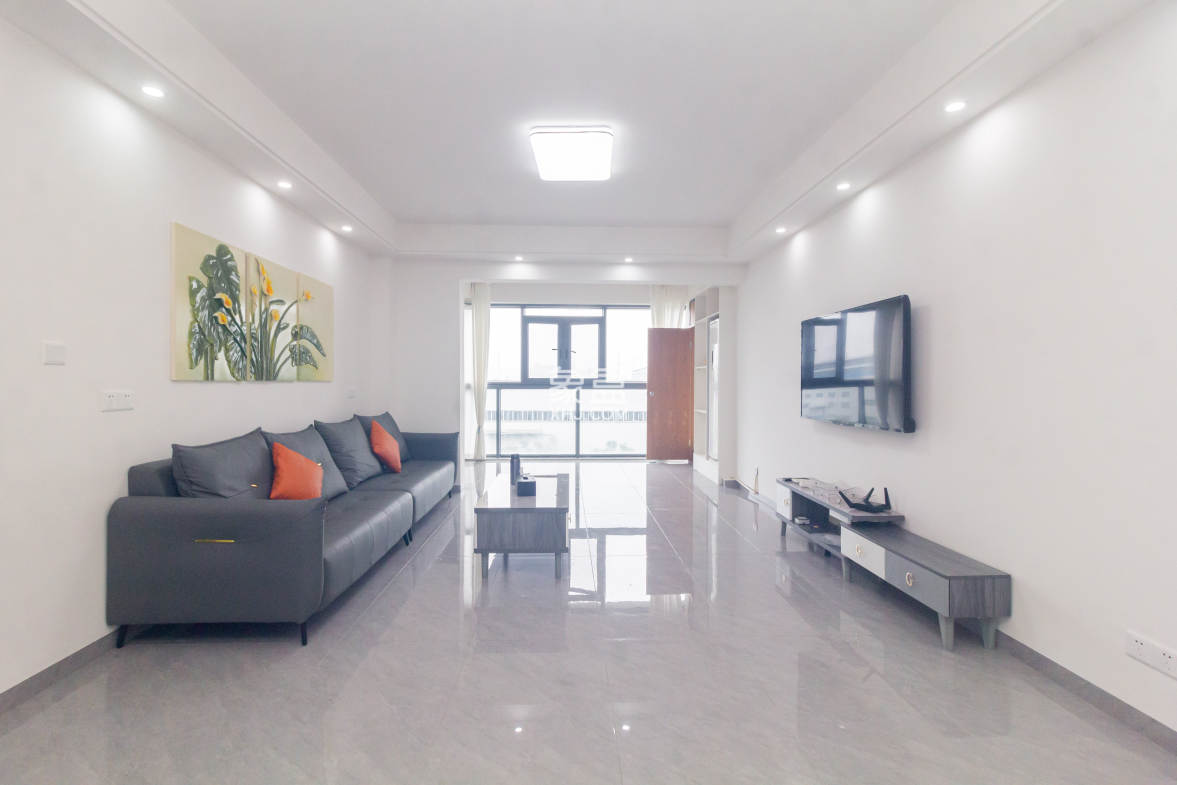 福天星中心(福天星雅苑) 4室2厅2卫 196.8万 福天星中心(福天星雅苑) 4室2厅2卫 196.8万客厅