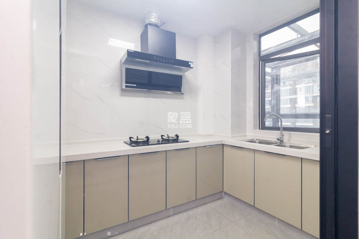 福天星中心(福天星雅苑) 4室2厅2卫 196.8万 福天星中心(福天星雅苑) 4室2厅2卫 196.8万厨房