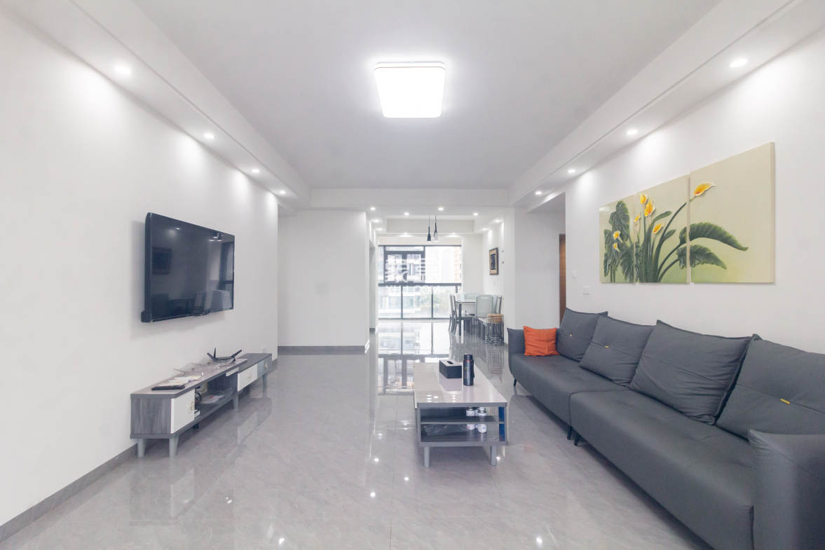 福天星中心(福天星雅苑) 4室2厅2卫 196.8万 福天星中心(福天星雅苑) 4室2厅2卫 196.8万客厅