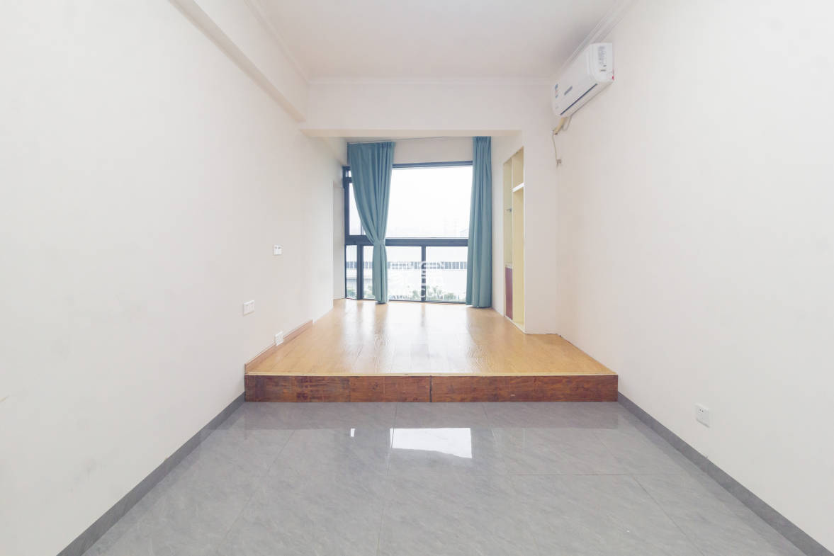 福天星中心(福天星雅苑) 4室2厅2卫 196.8万 福天星中心(福天星雅苑) 4室2厅2卫 196.8万卧室