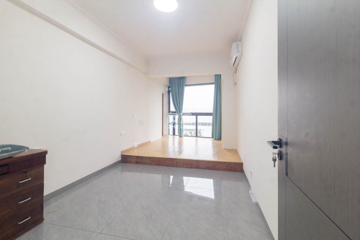 福天星中心(福天星雅苑) 4室2厅2卫 196.8万 福天星中心(福天星雅苑) 4室2厅2卫 196.8万卧室