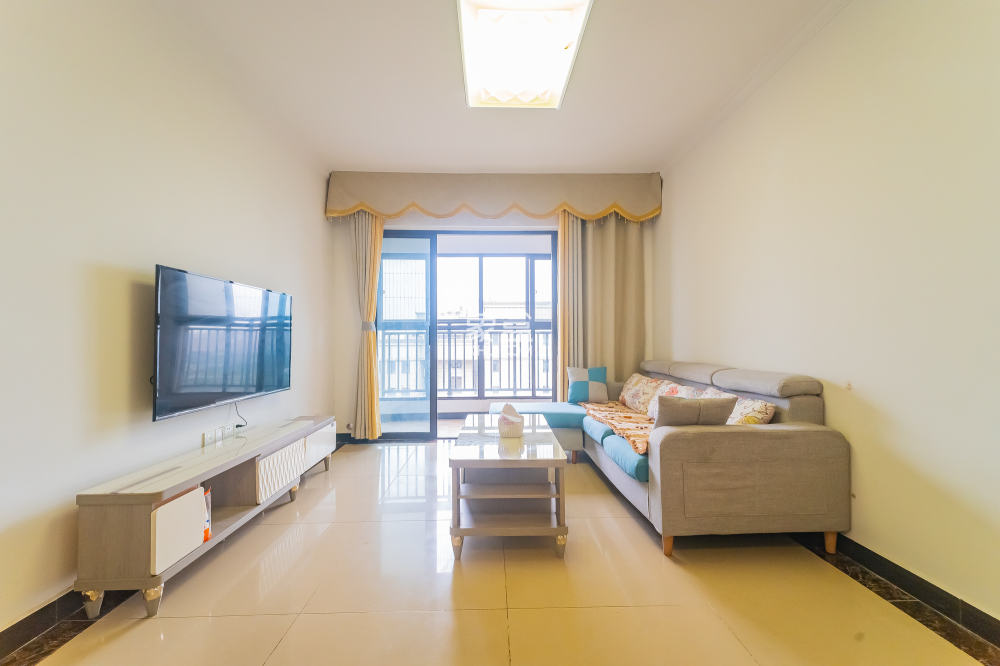 星湖湾二期高层  3室2厅1卫    66.0万