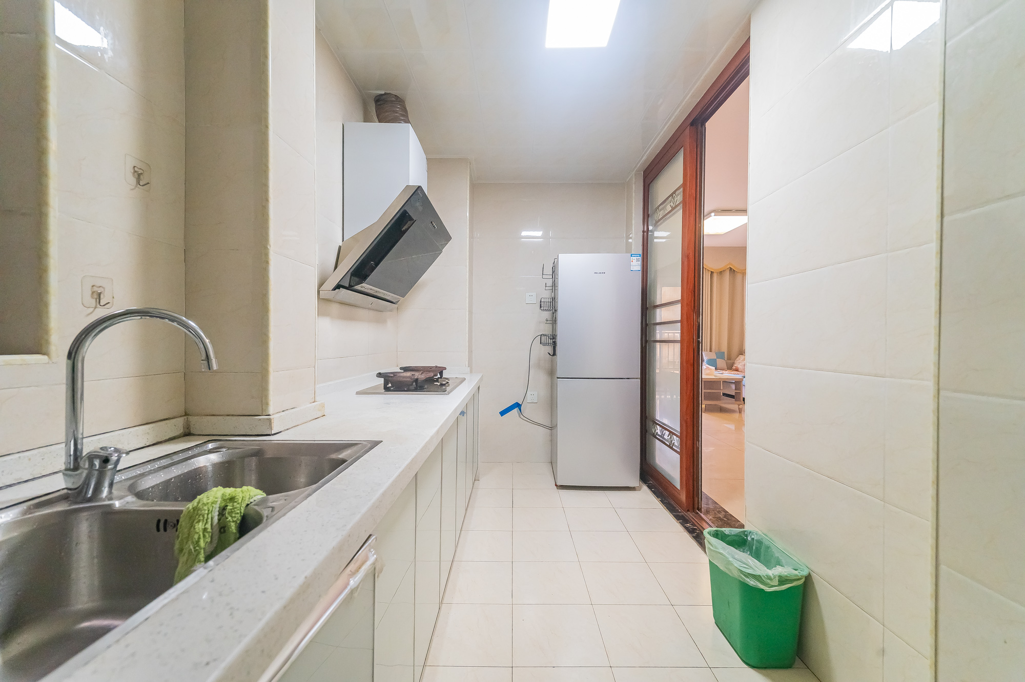 星湖湾二期高层  3室2厅1卫    68.0万厨房