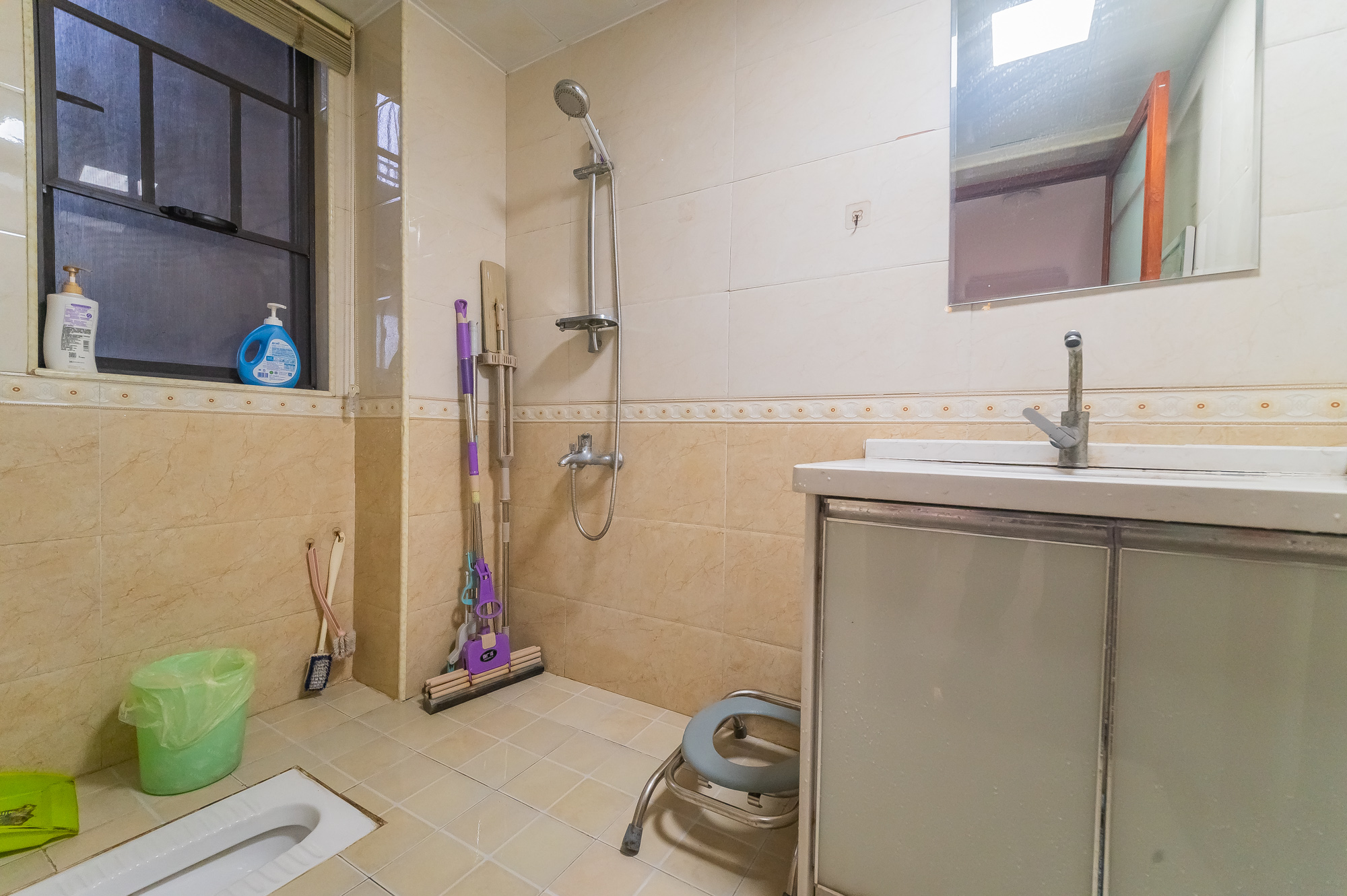 星湖湾二期高层  3室2厅1卫    68.0万卫生间