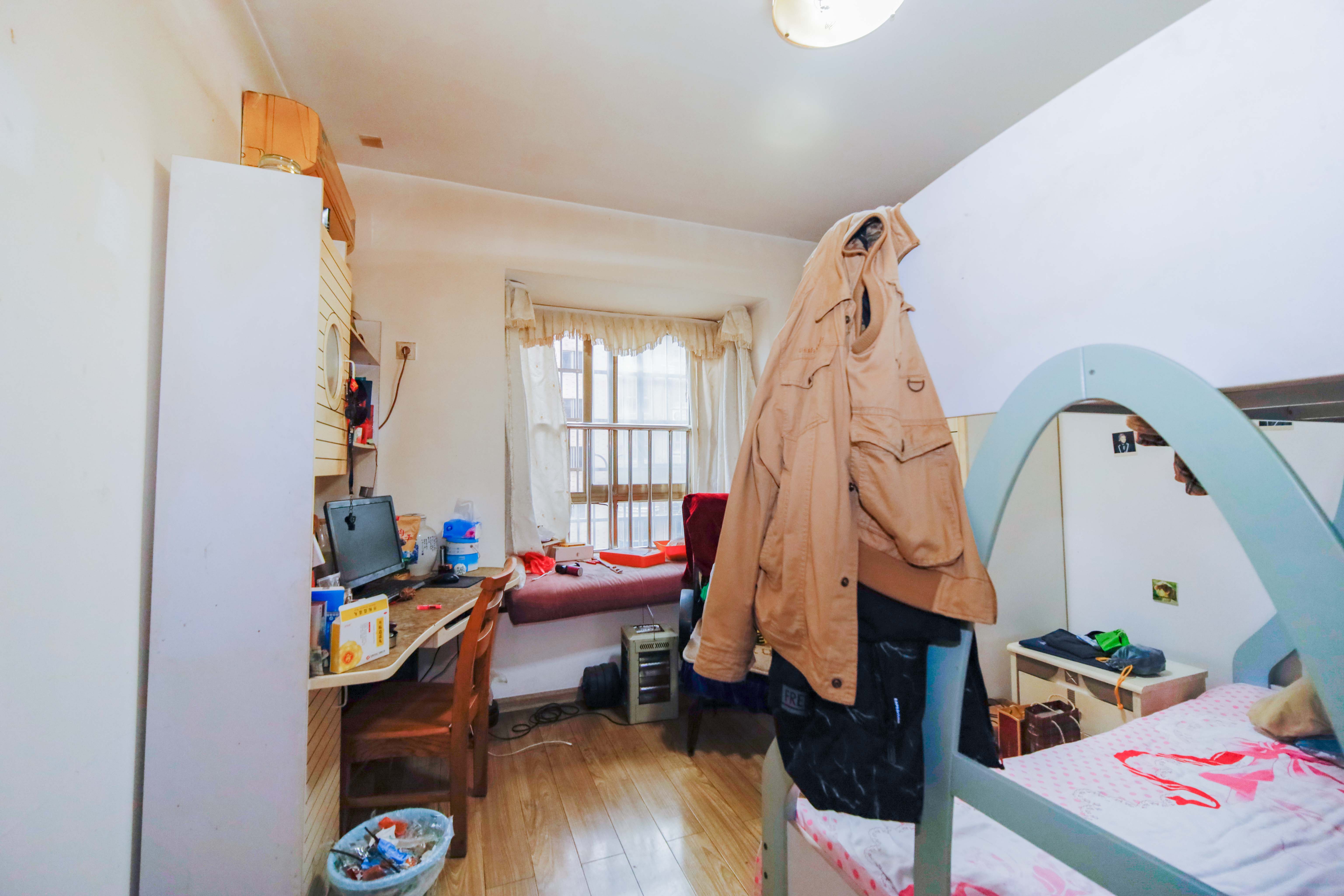 德馨园 3室2厅1卫 90.0万 德馨园 3室2厅1卫 90.0万卧室