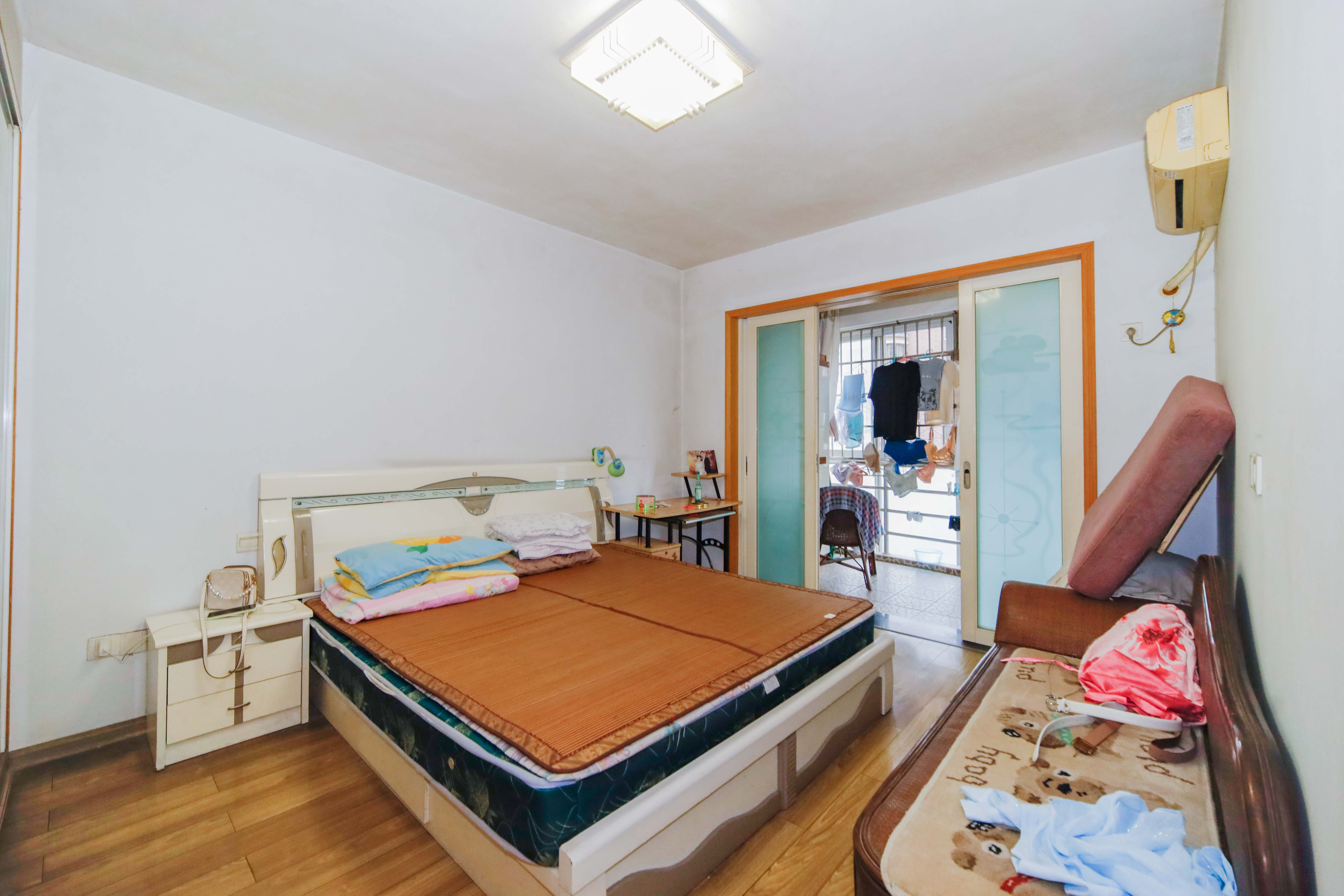 德馨园 3室2厅1卫 90.0万 德馨园 3室2厅1卫 90.0万卧室