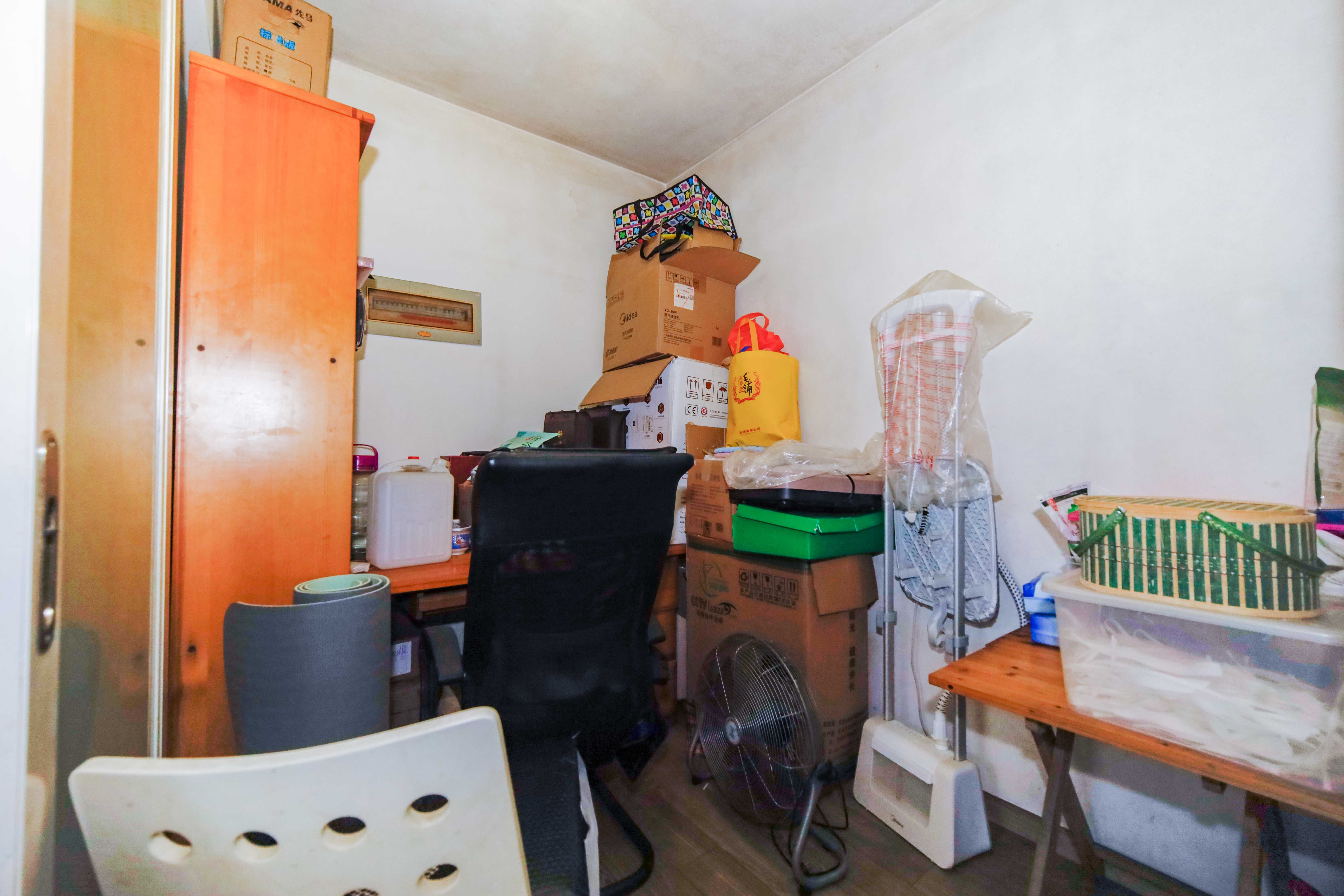 德馨园 3室2厅1卫 90.0万 德馨园 3室2厅1卫 90.0万卧室