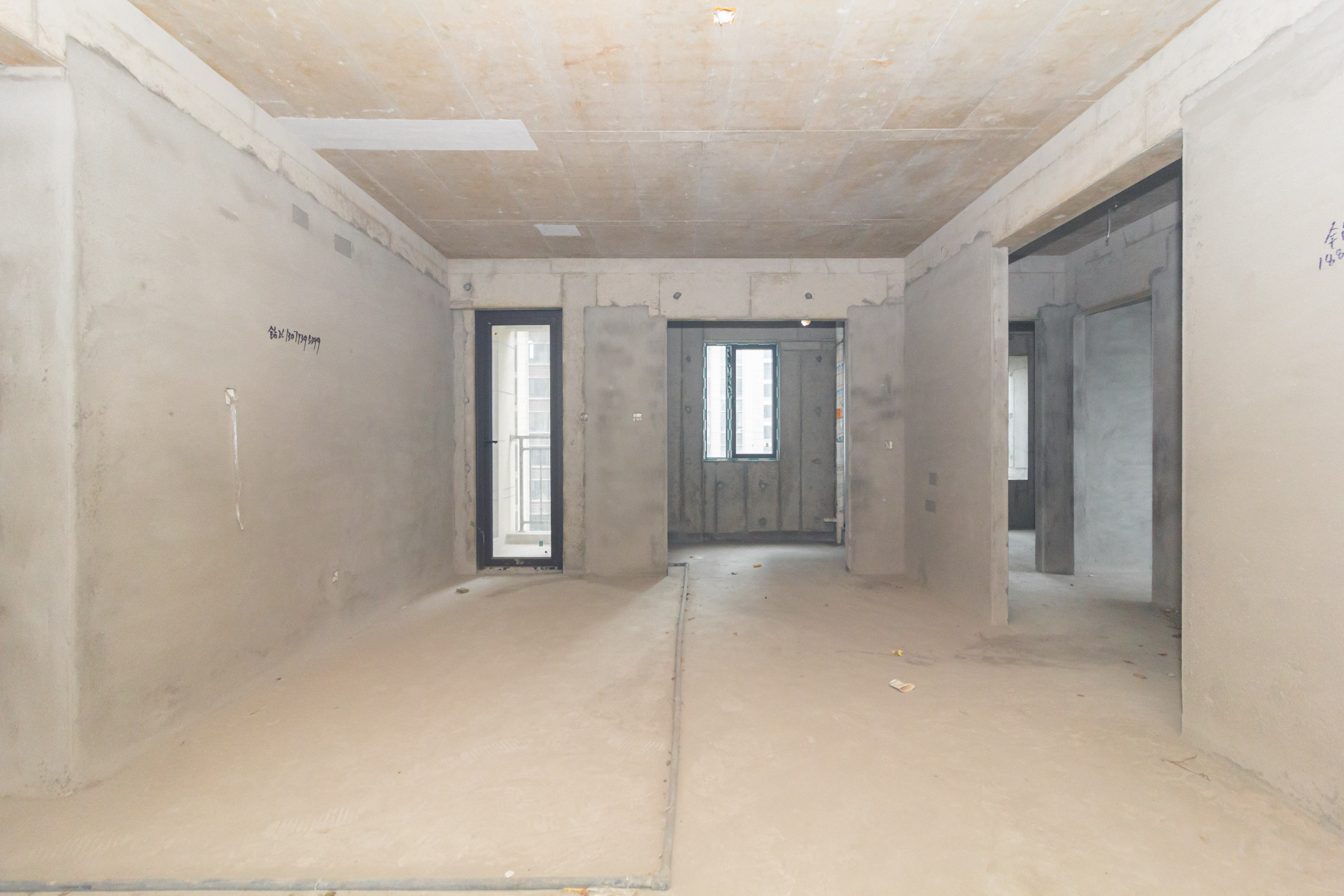 映悦星府 4室2厅2卫 102.8万 映悦星府 4室2厅2卫 102.8万客厅