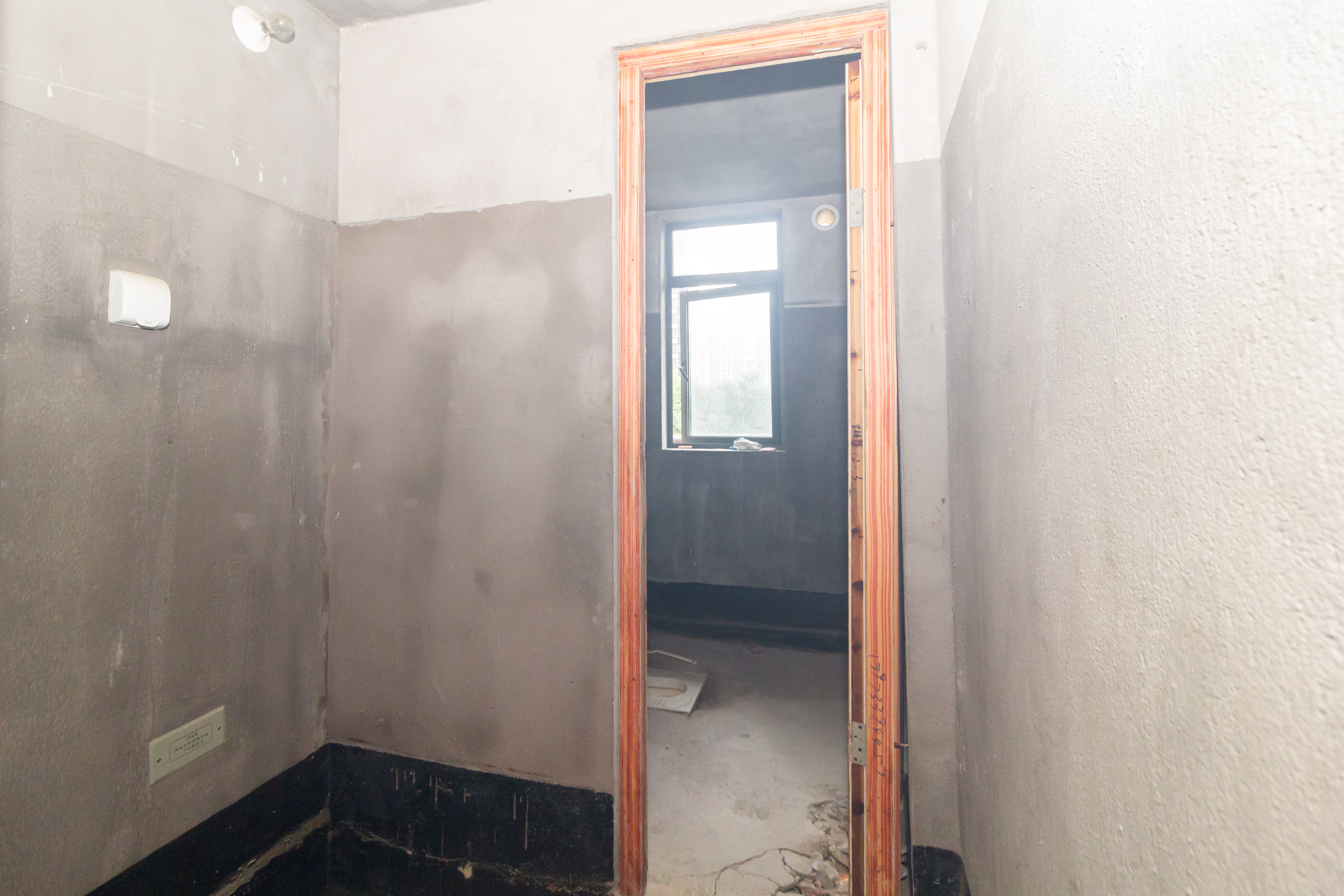 日盛湖湘花苑 4室2厅2卫 95.8万 日盛湖湘花苑 4室2厅2卫 95.8万卫生间