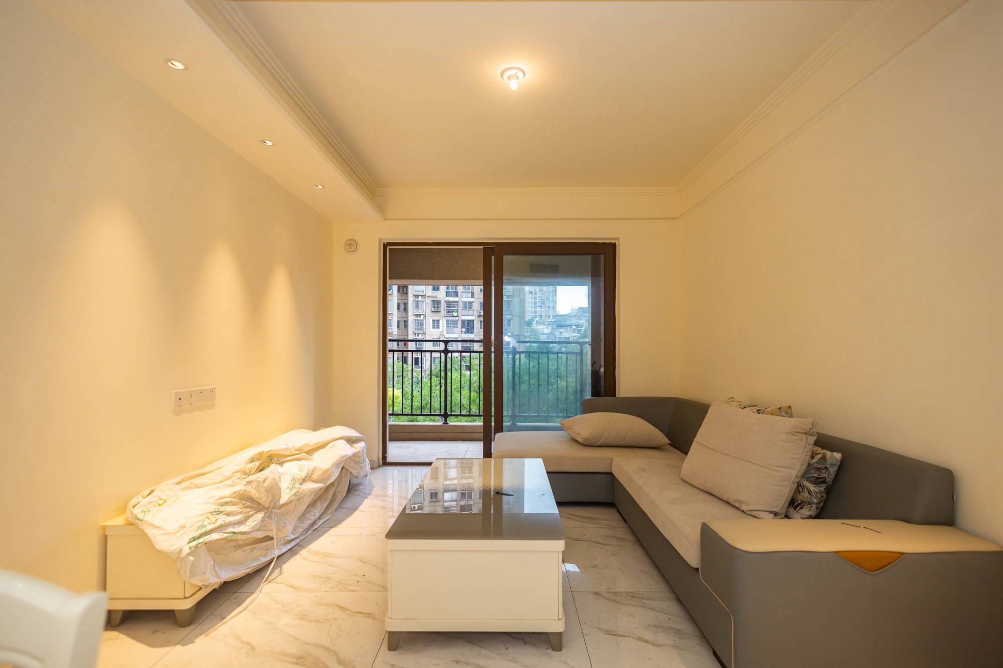 碧桂园中央花园  3室2厅2卫    88.0万 碧桂园中央花园  3室2厅2卫    88.0万客厅