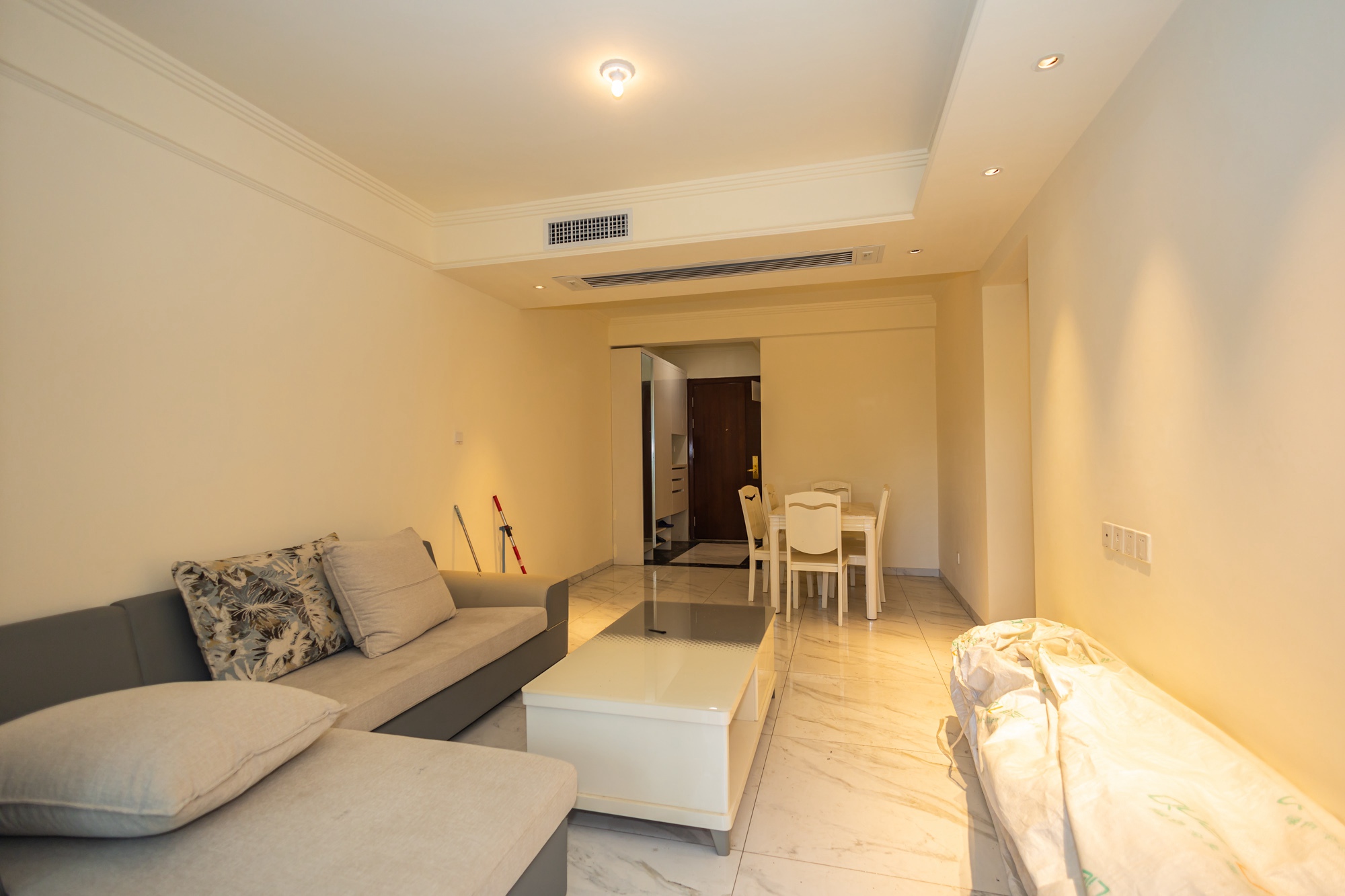 碧桂园中央花园  3室2厅2卫    88.0万 碧桂园中央花园  3室2厅2卫    88.0万客厅