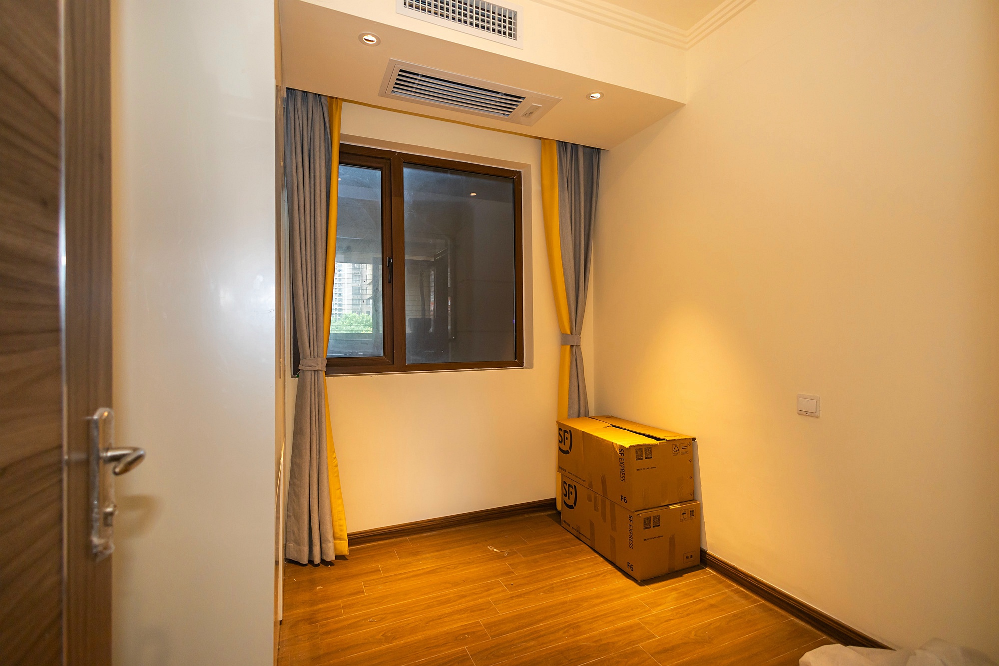 碧桂园中央花园  3室2厅2卫    88.0万 碧桂园中央花园  3室2厅2卫    88.0万卧室