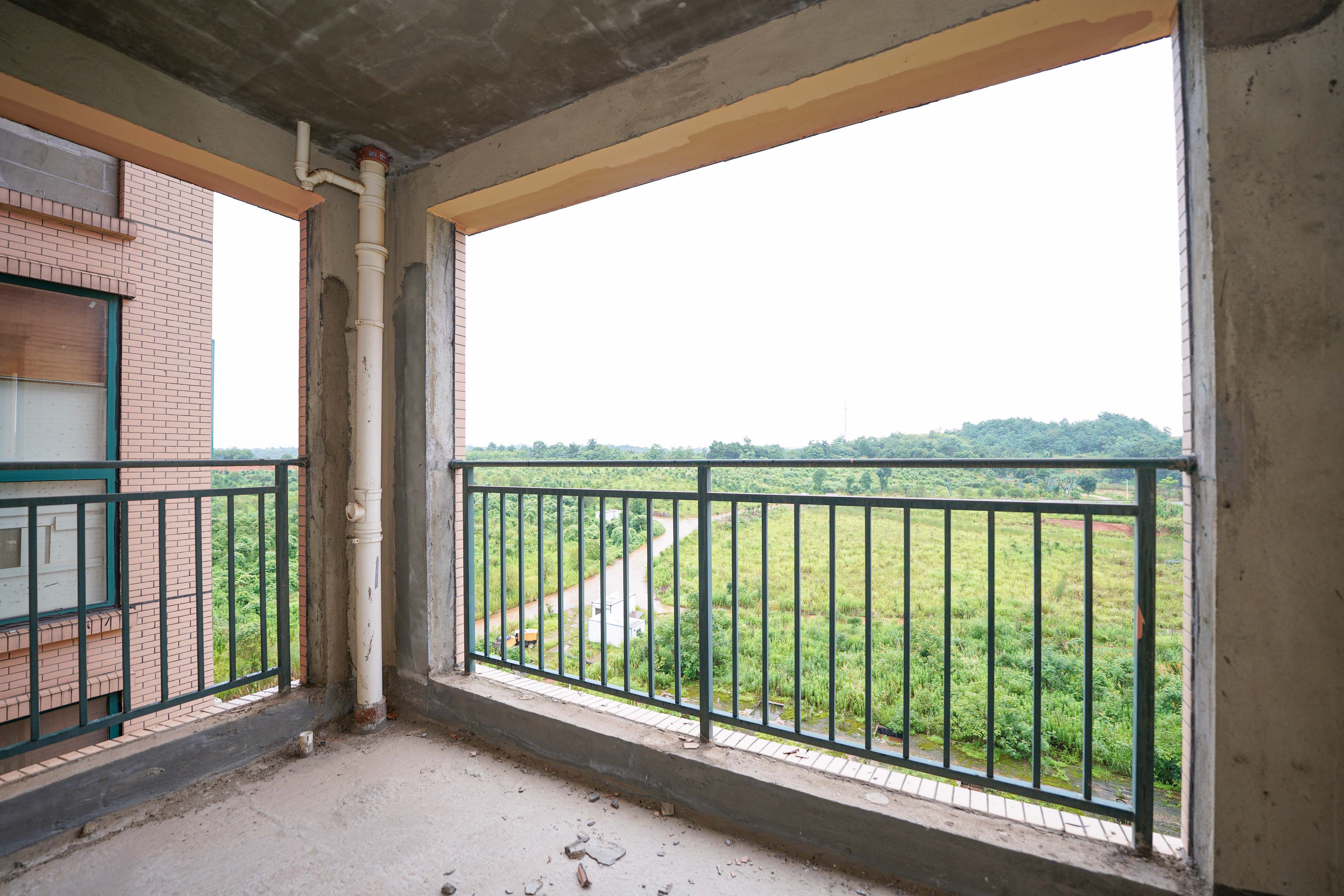 丽发新城 3室2厅1卫 63.8万 丽发新城 3室2厅1卫 63.8万其他