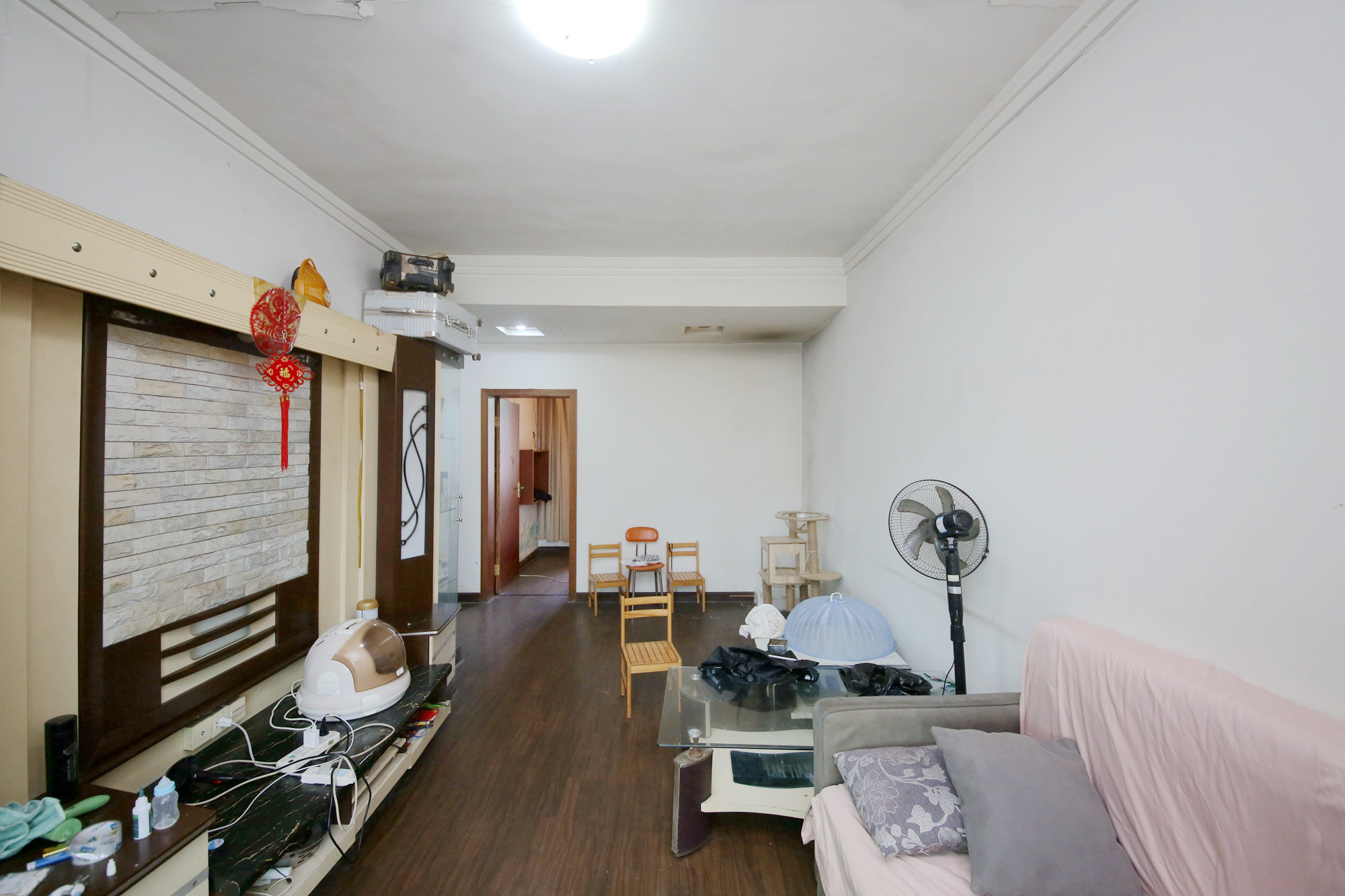 文艺新村  1室1厅1卫   25.00万客厅