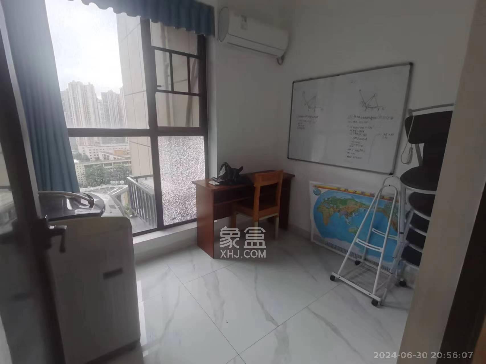 中国铁建梅溪青秀二期  4室2厅2卫   3200.00元/月室内图