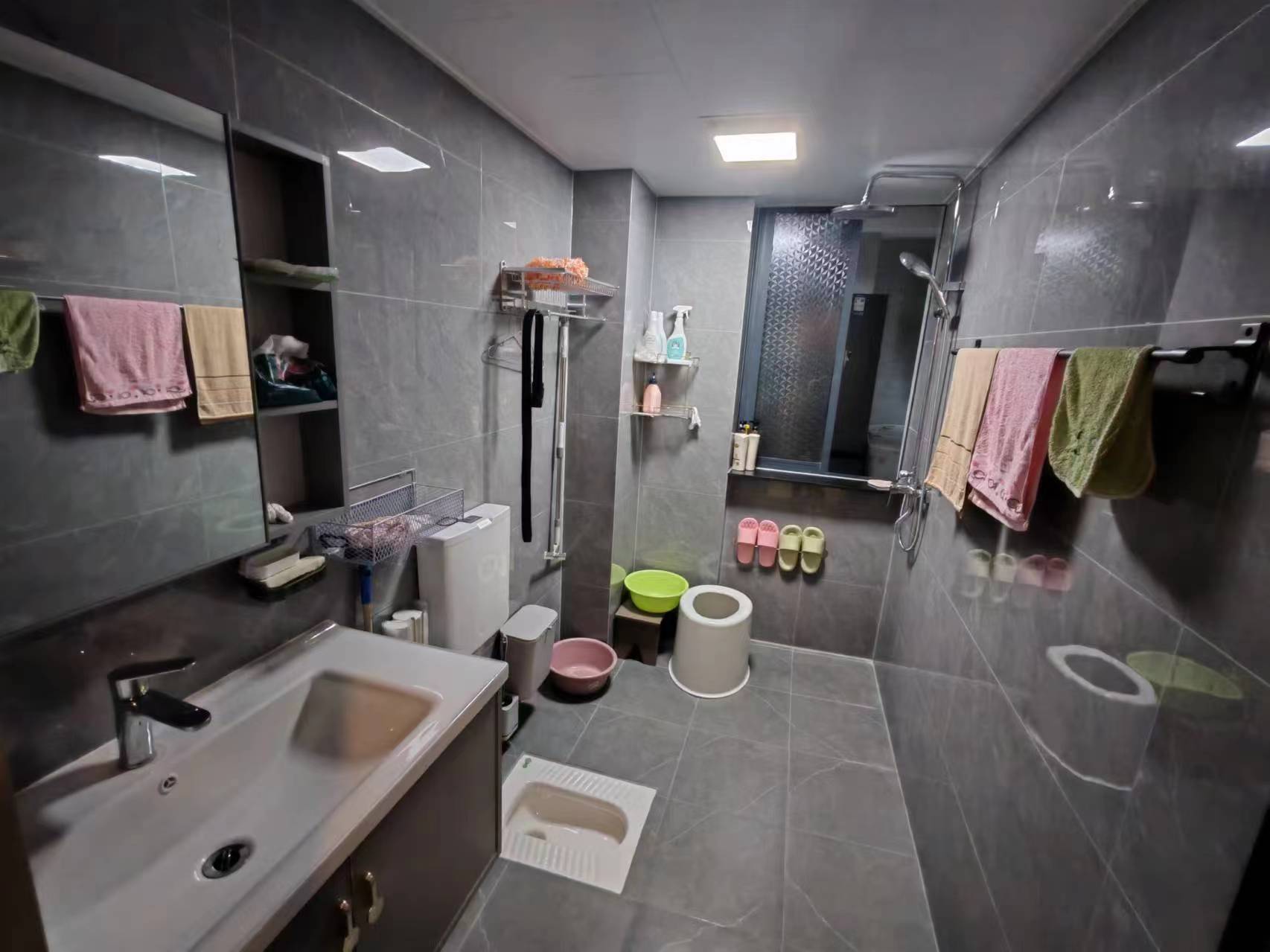 体育新城  3室2厅2卫   80.00万室内图