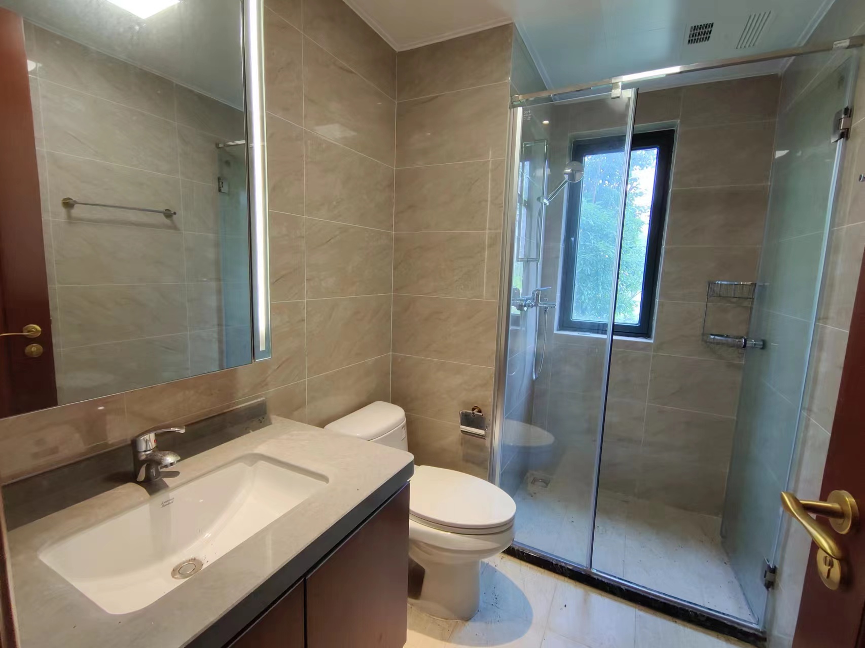 恒大华府 4室2厅2卫 89.8万 恒大华府 4室2厅2卫 89.8万室内图